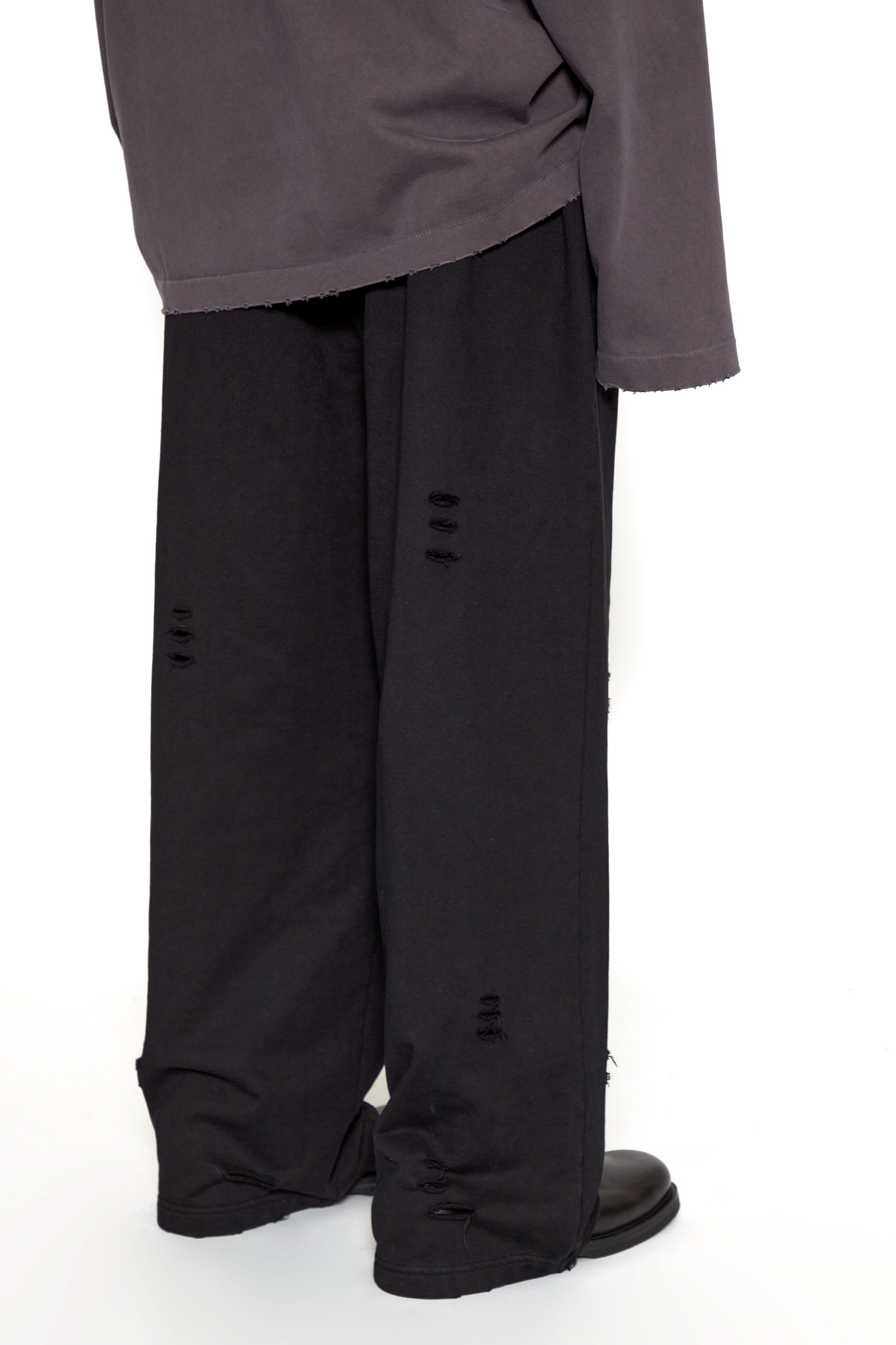 Load image into Gallery viewer, BLACK WASHED AGING GRAFFITI PRINTED SWEATPANTS
