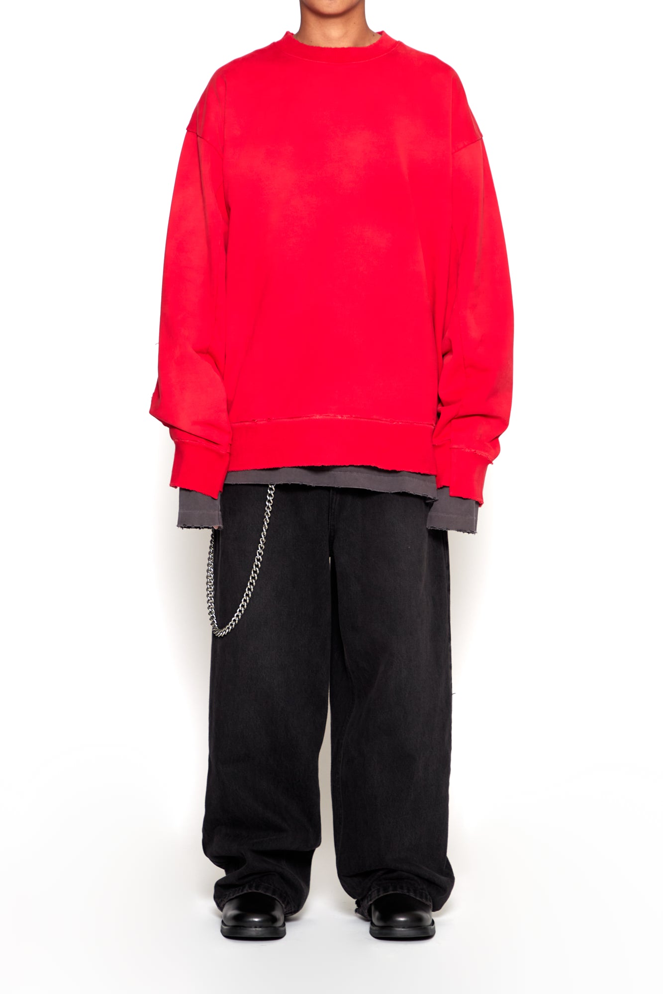 RED WASHED DISTRESSED AGING SWEATSHIRT