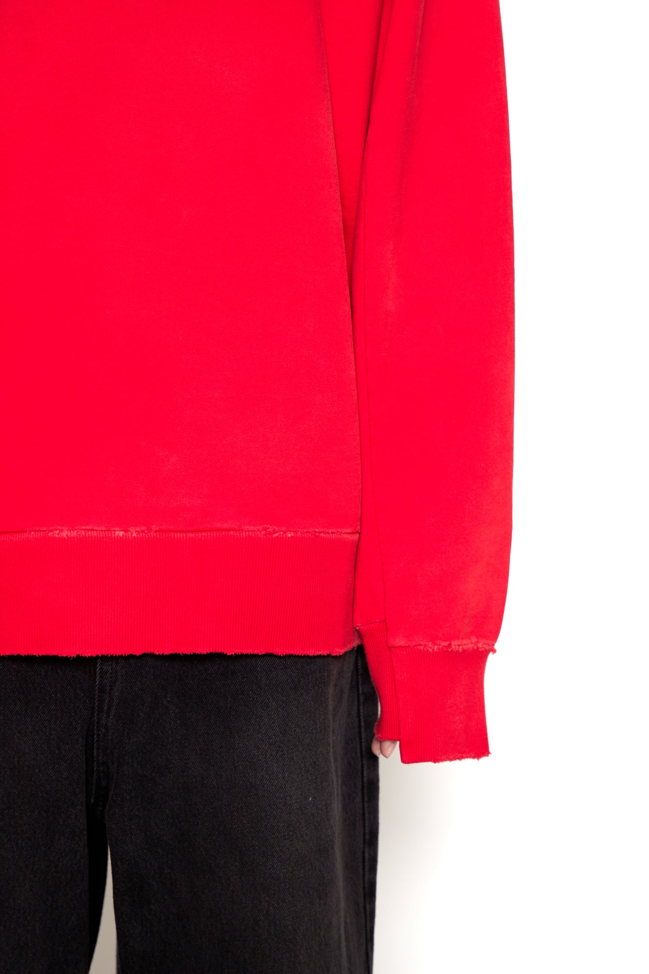 RED WASHED DISTRESSED AGING SWEATSHIRT