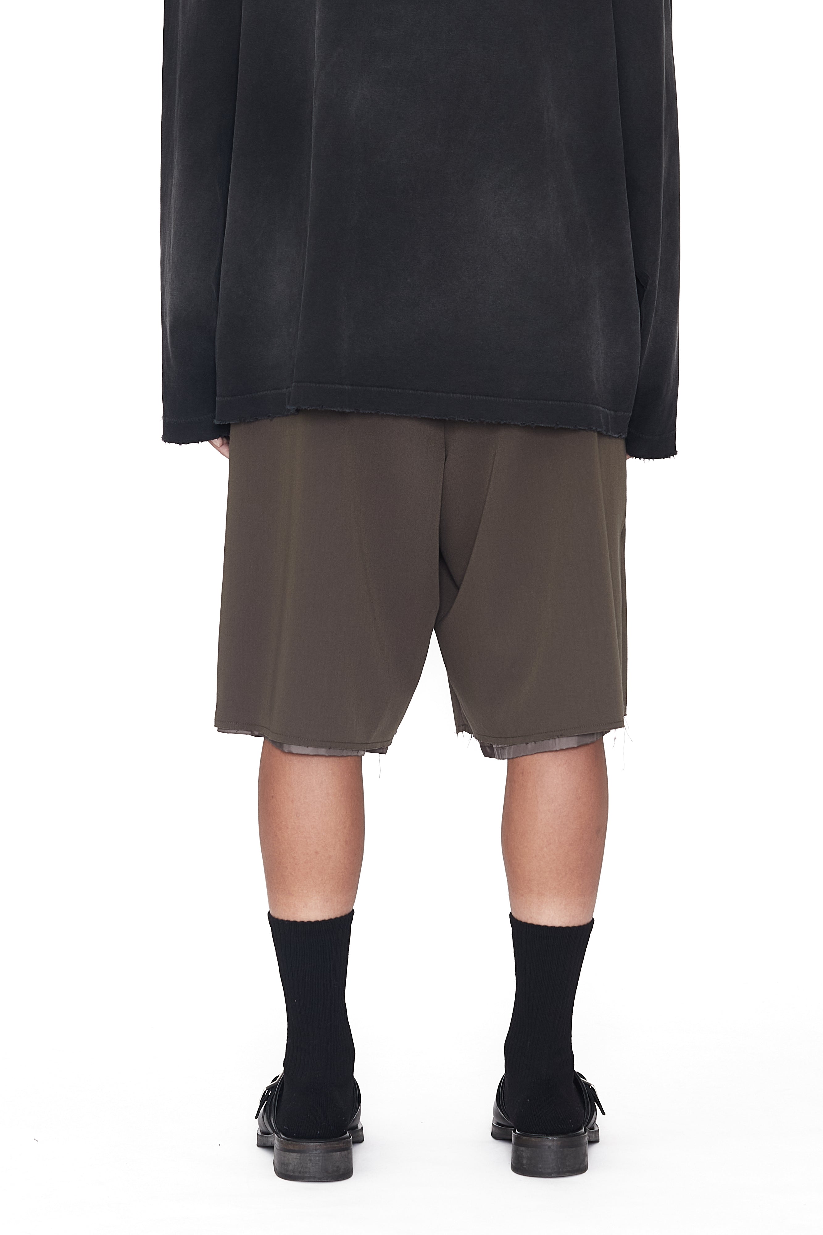 Load image into Gallery viewer, BROWN WIDE PLEATED CUT OUT SHORTS