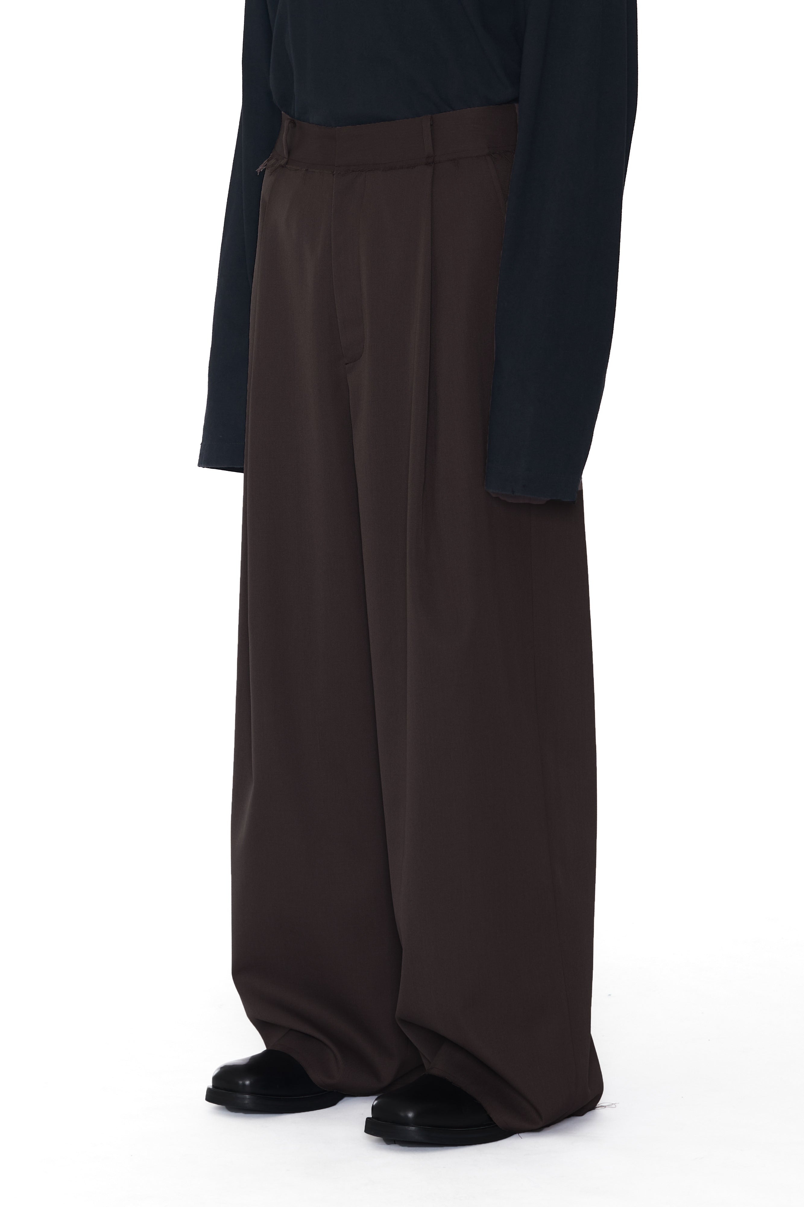 Load image into Gallery viewer, BROWN GABARDINE BREAK CUT PLEATED LARGO SLACK