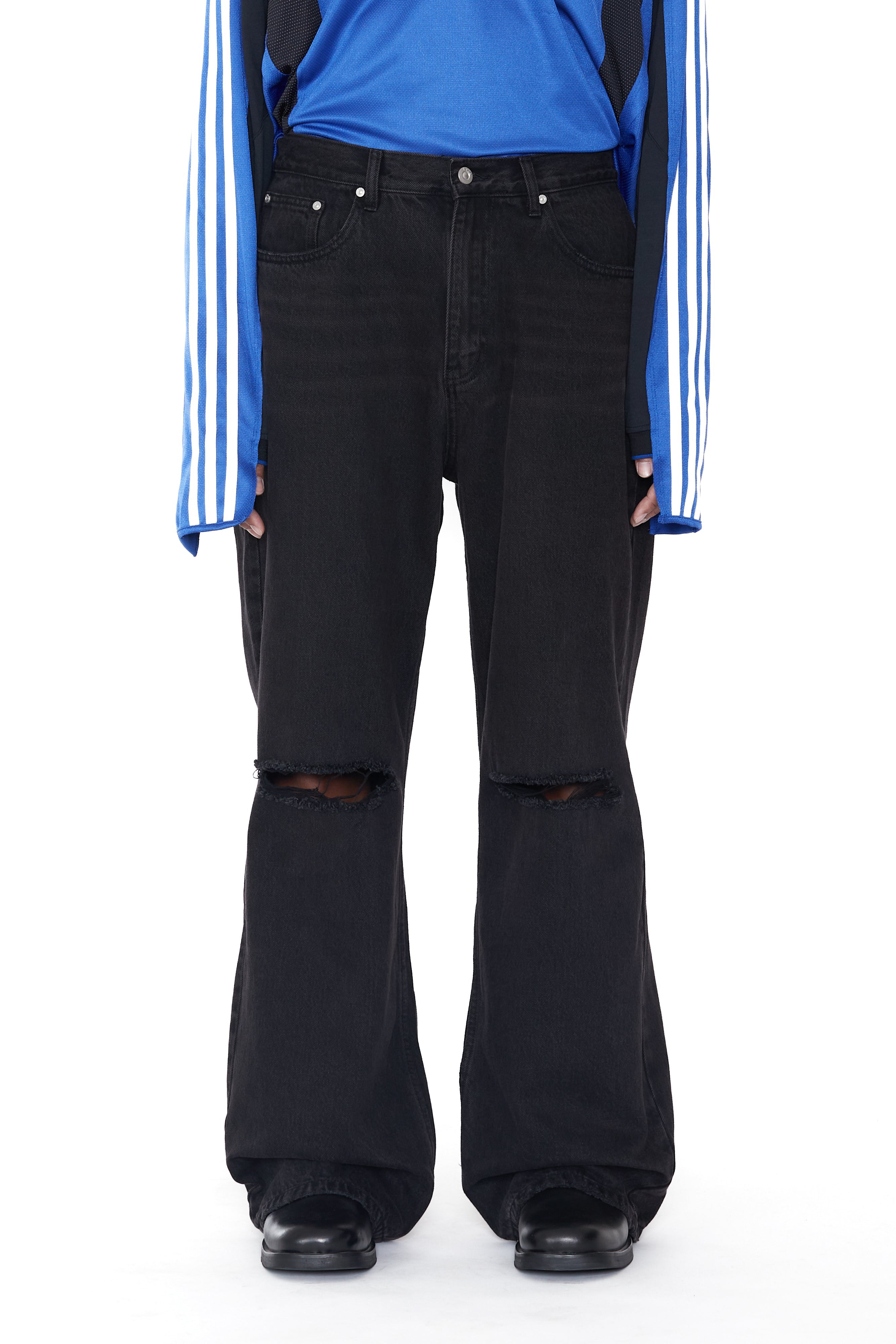 Load image into Gallery viewer, BLACK WASHED DESTROYED EXTENDED CUT FLARED JEANS