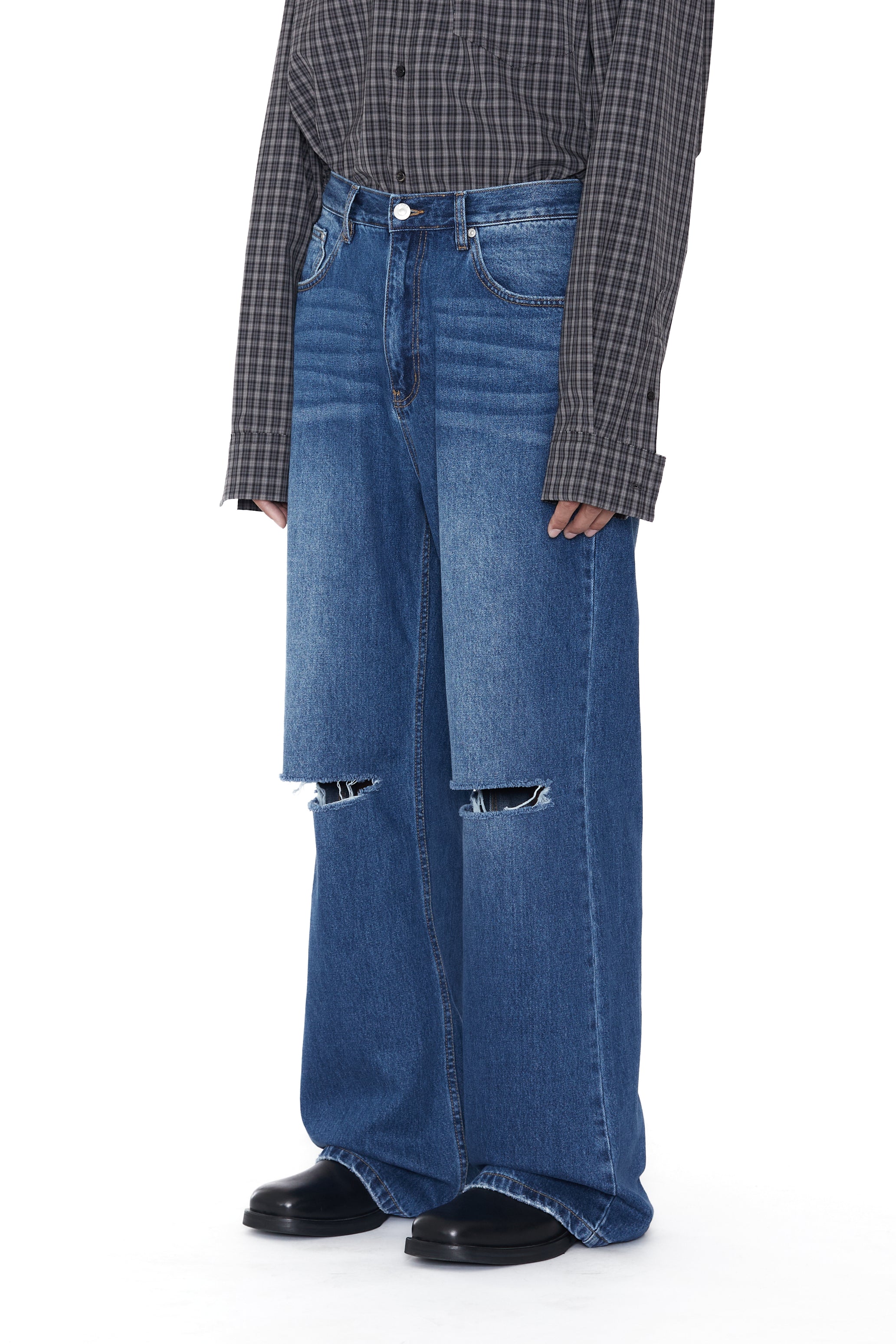 INDIGO WASHED DESTROYED EXTENDED CUT FLARED JEANS