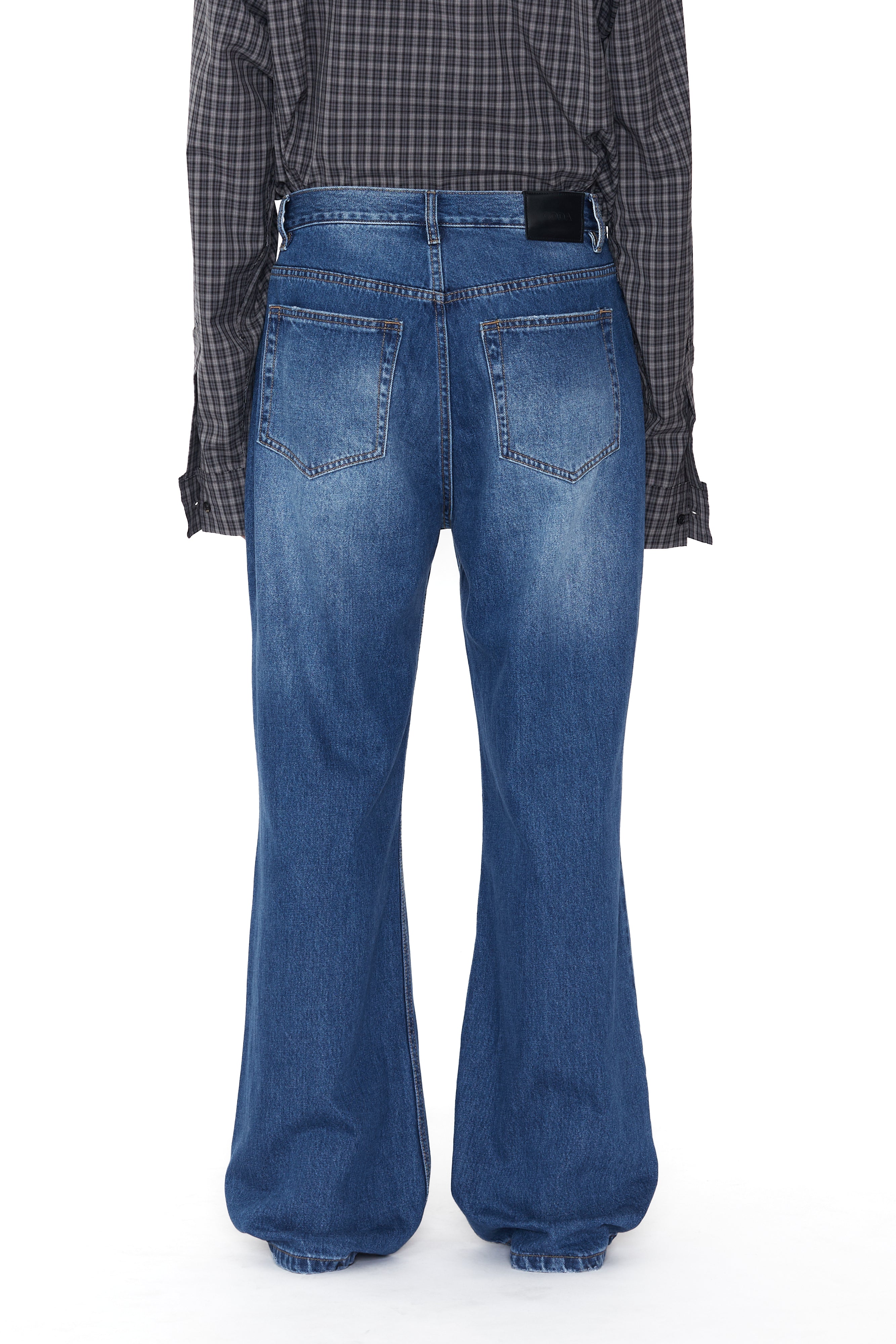 Load image into Gallery viewer, INDIGO WASHED DESTROYED EXTENDED CUT FLARED JEANS