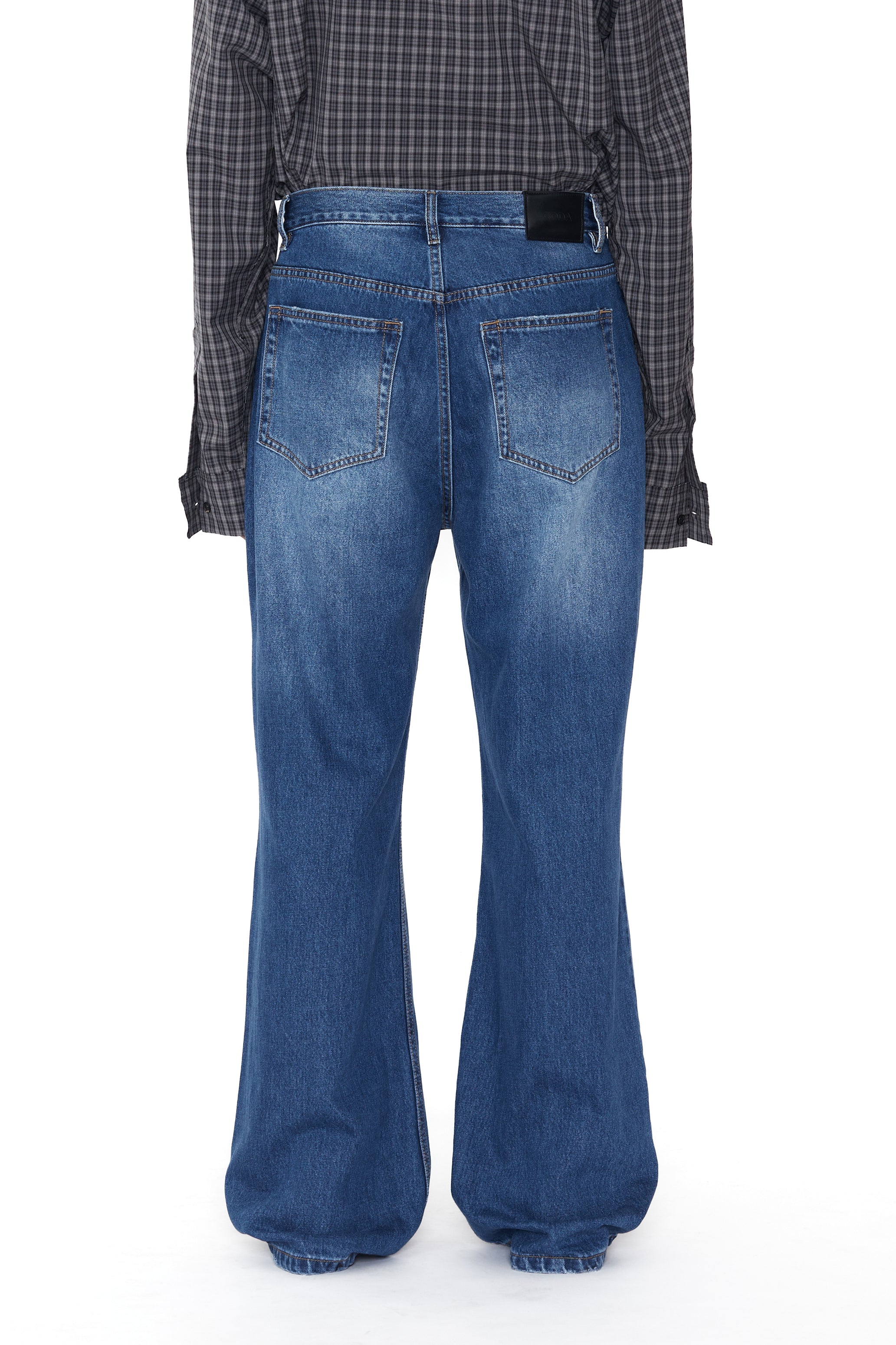 INDIGO WASHED DESTROYED EXTENDED CUT FLARED JEANS