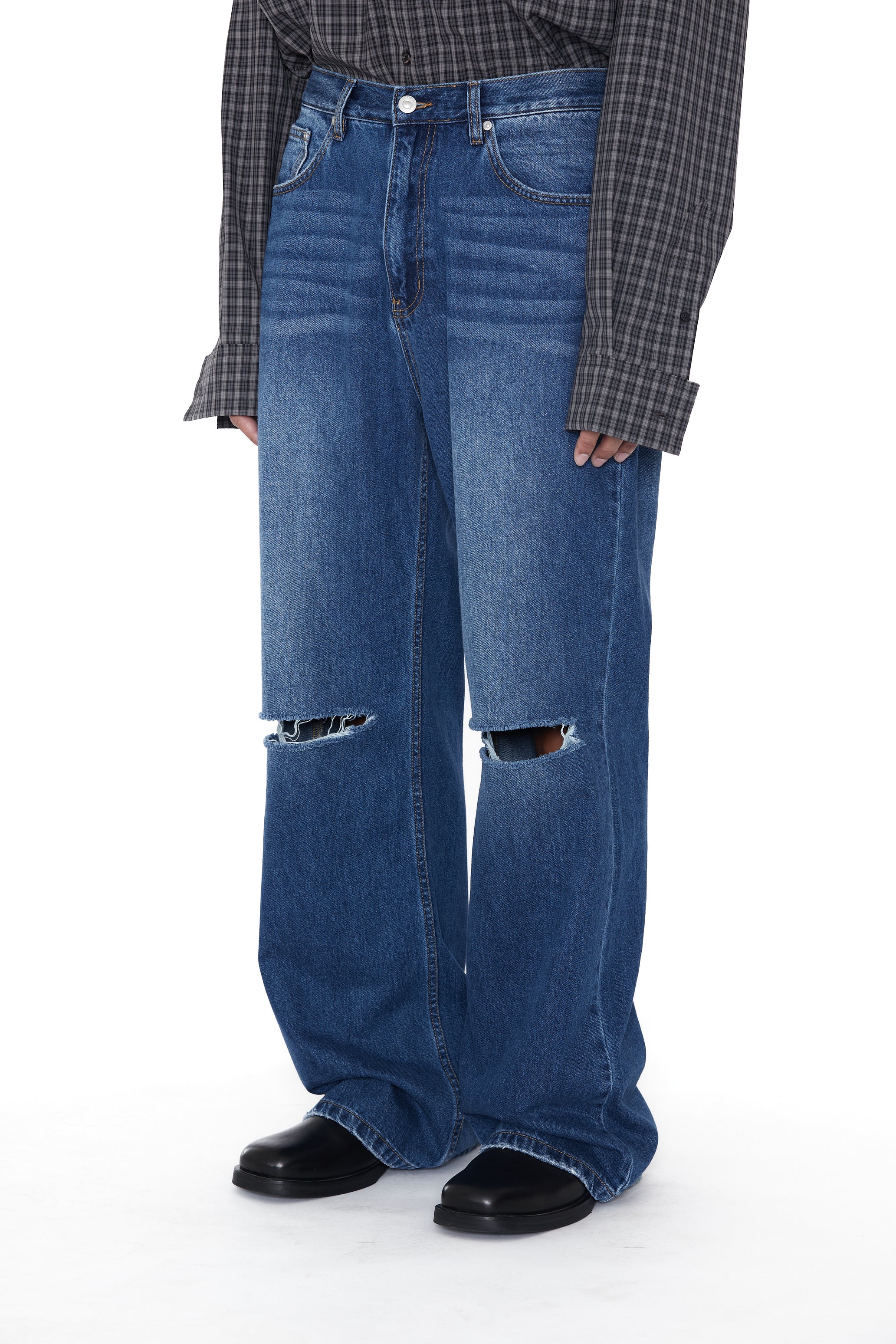 INDIGO WASHED DESTROYED EXTENDED CUT FLARED JEANS