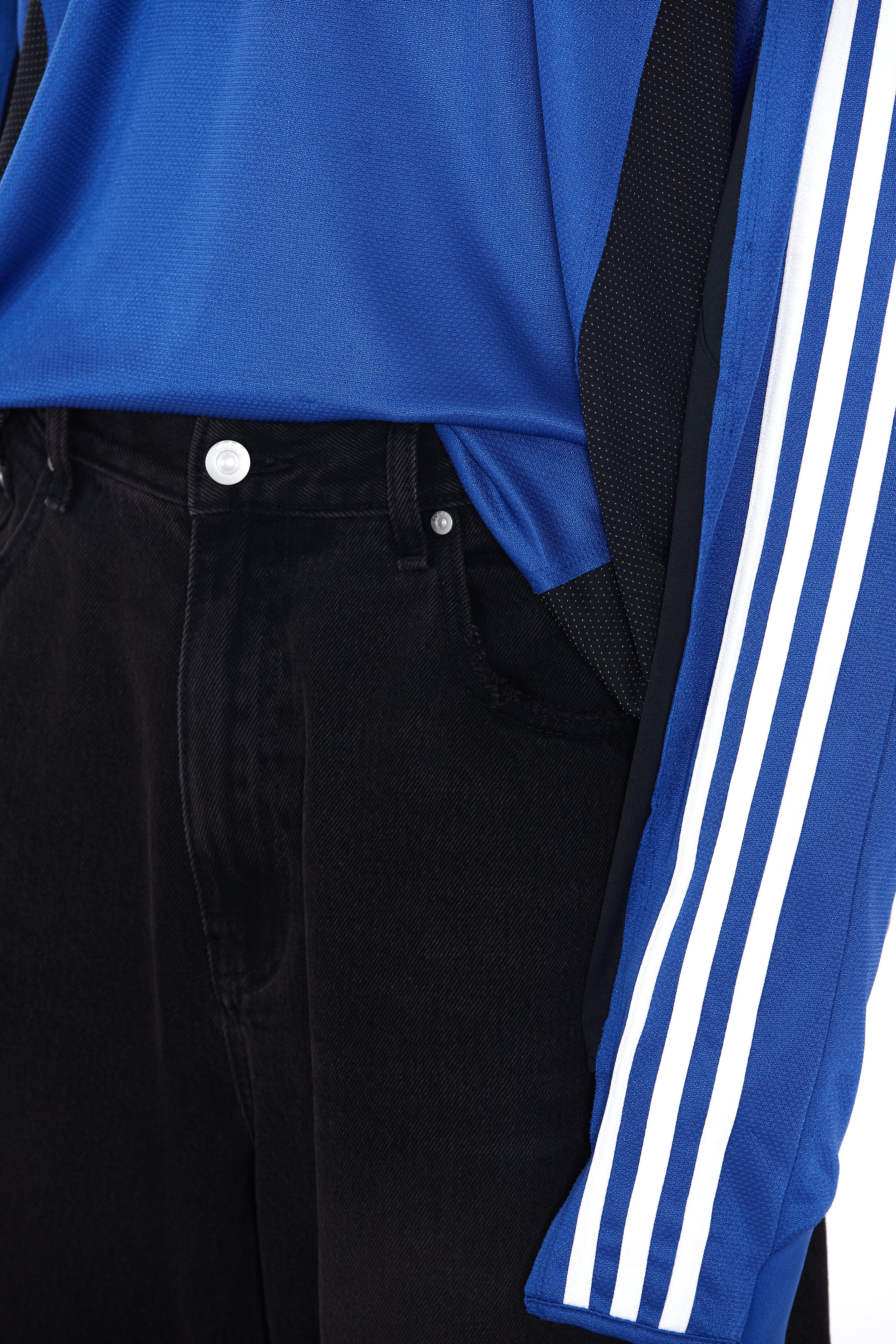 Load image into Gallery viewer, BLACK WASHED DESTROYED CUT OUT JEANS