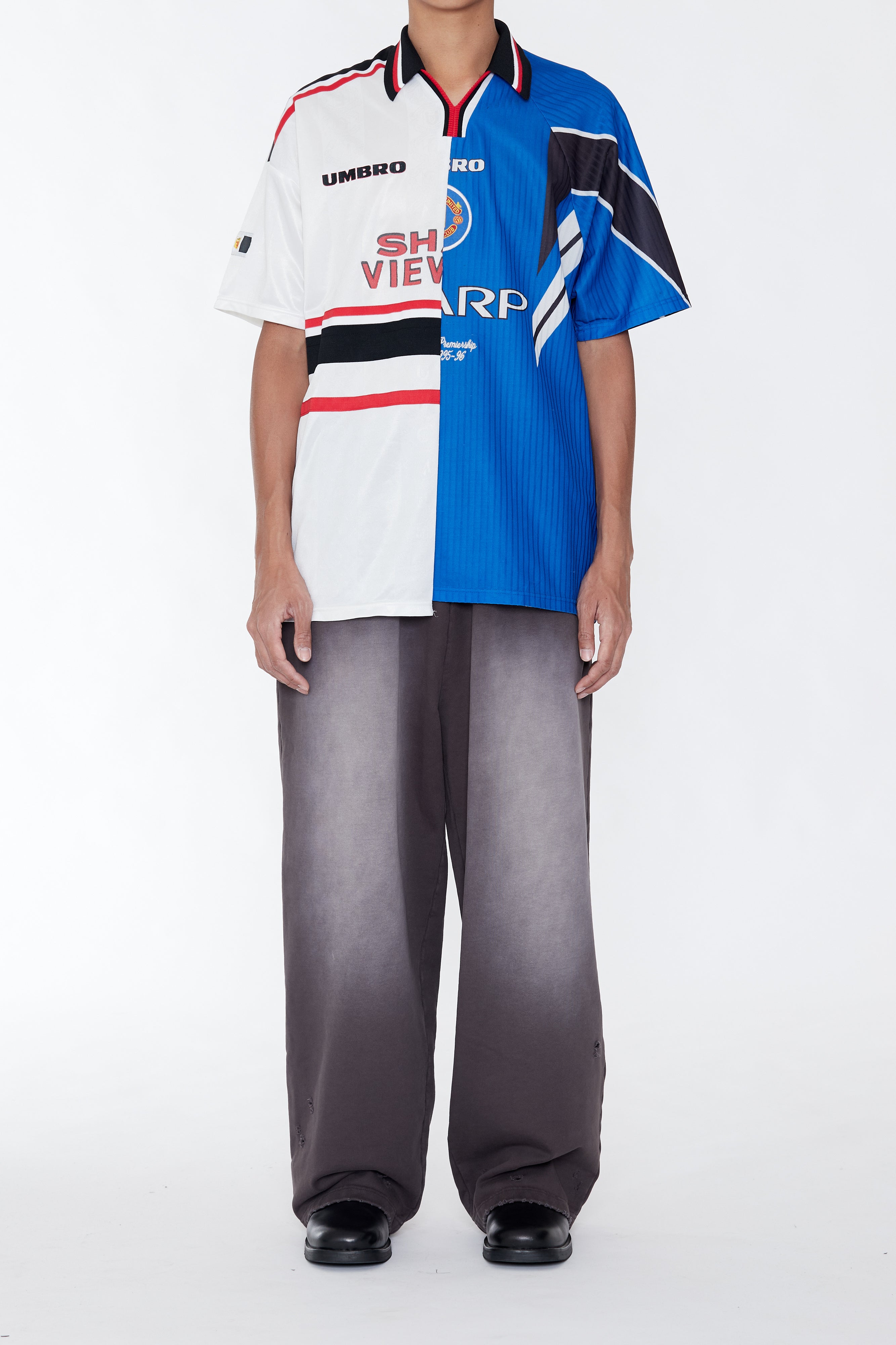 Load image into Gallery viewer, RECONSTRUCTED HYBRID VINTAGE SHORTSLEEVE FOOTBALL JERSEY (MANCHESTER UNITED A)