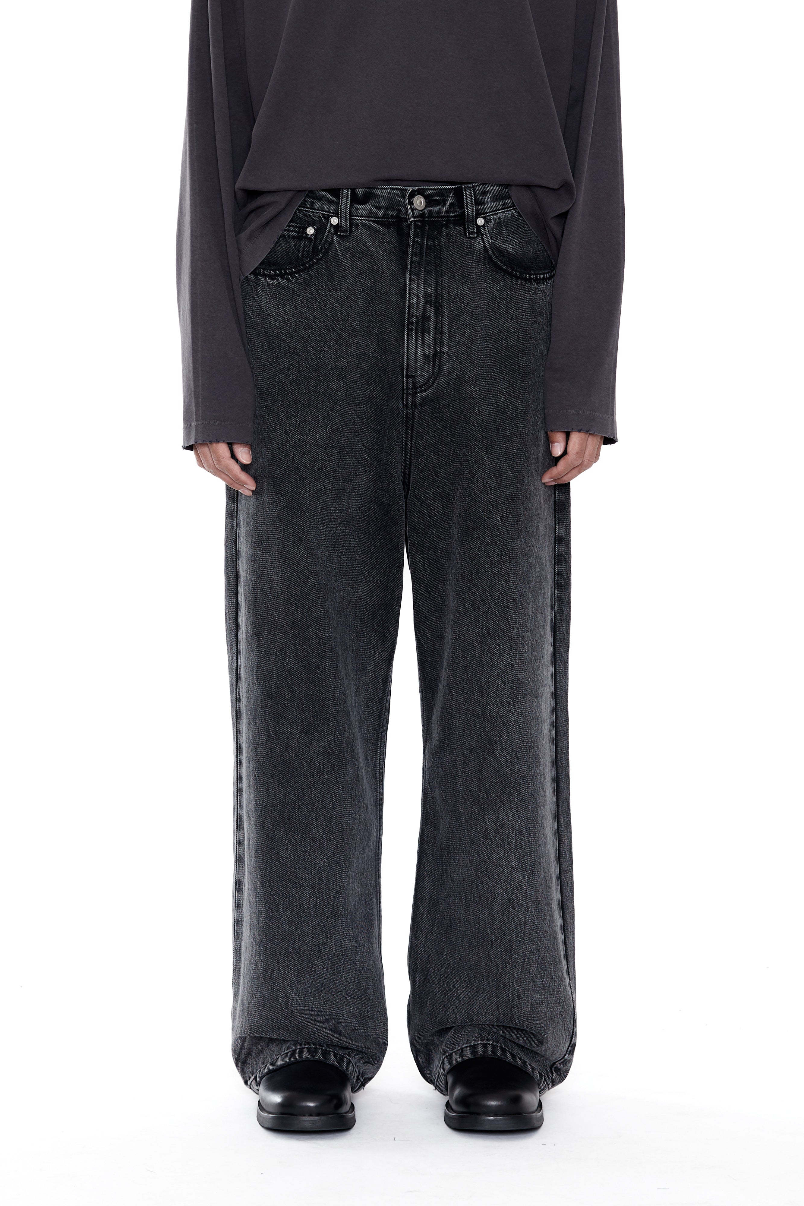 Load image into Gallery viewer, BLACK ACID WASH BREAK CUT STRAIGHT JEANS