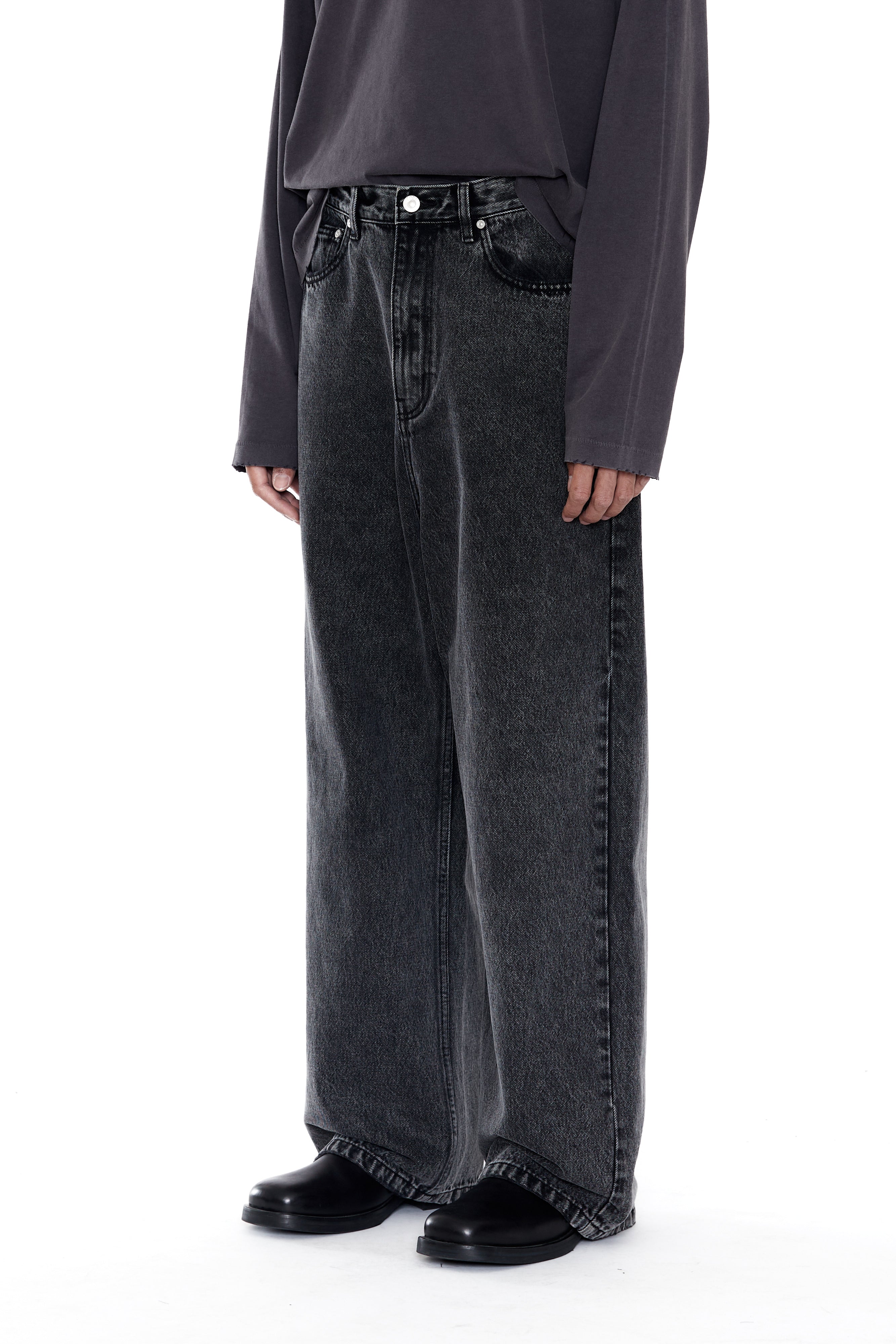 Load image into Gallery viewer, BLACK ACID WASH BREAK CUT STRAIGHT JEANS