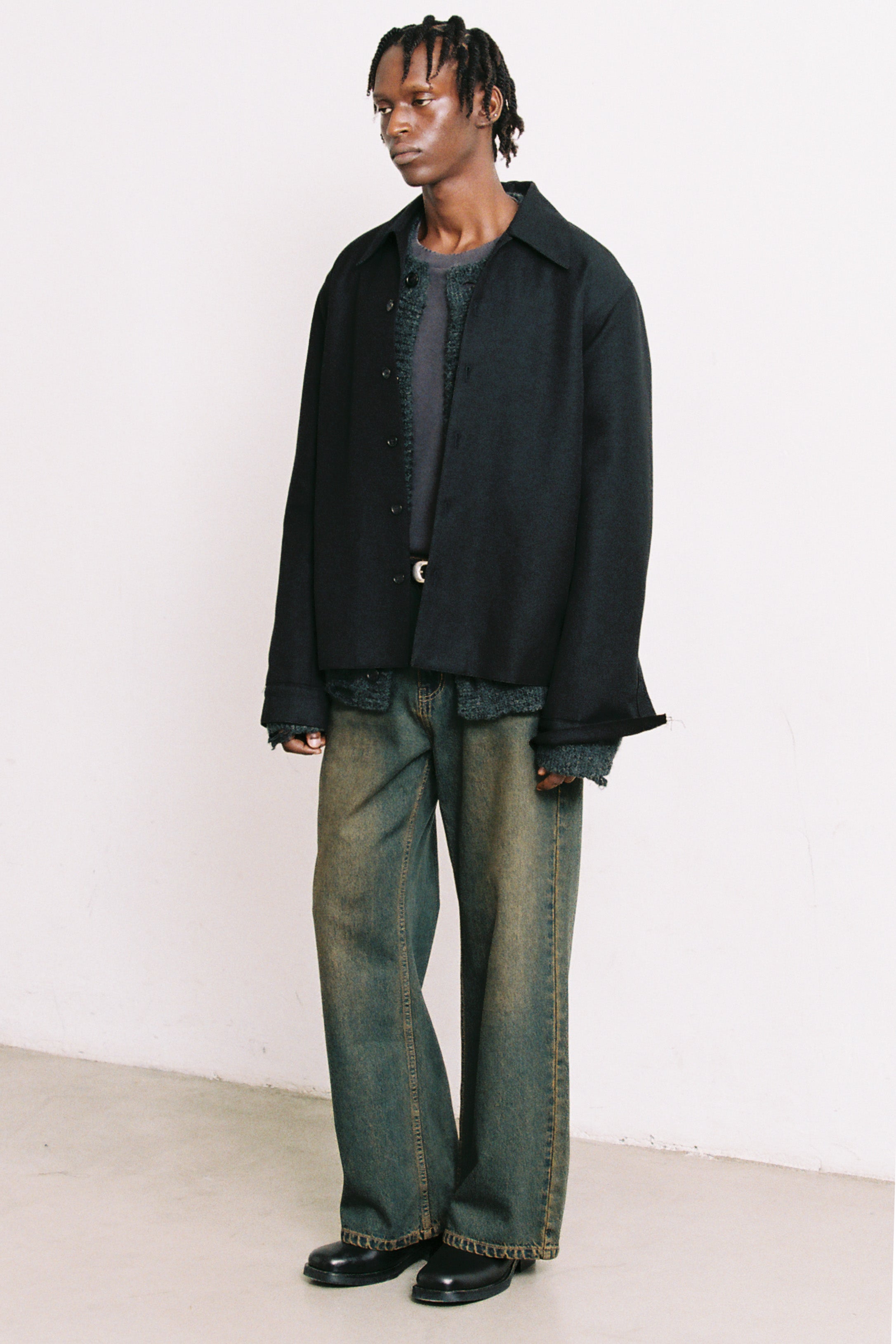 Load image into Gallery viewer, BLACK BROWN WASH BREAK CUT FLARED JEANS