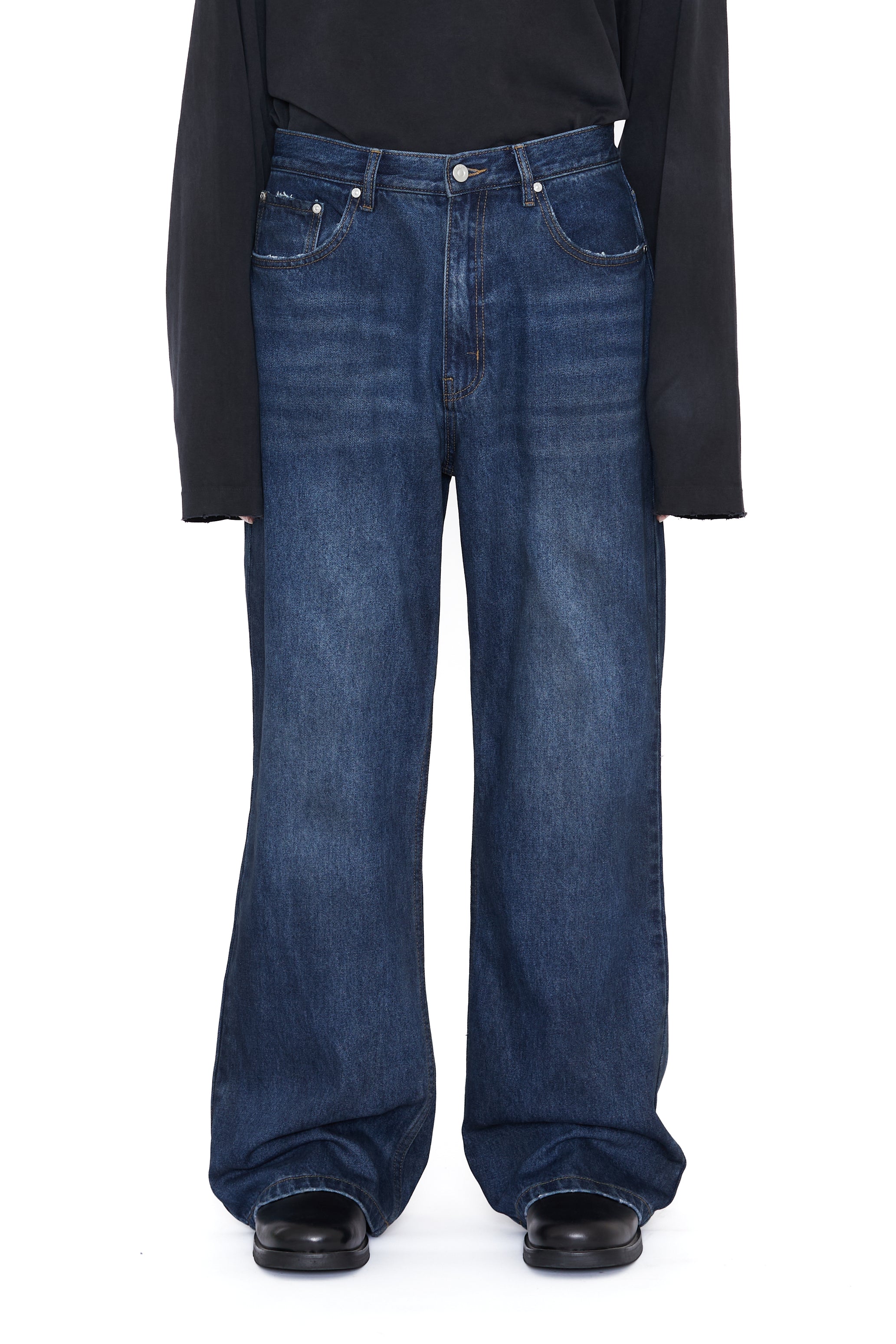DIRTY INDIGO WASHED DISTRESSED BREAK CUT FLARED JEANS
