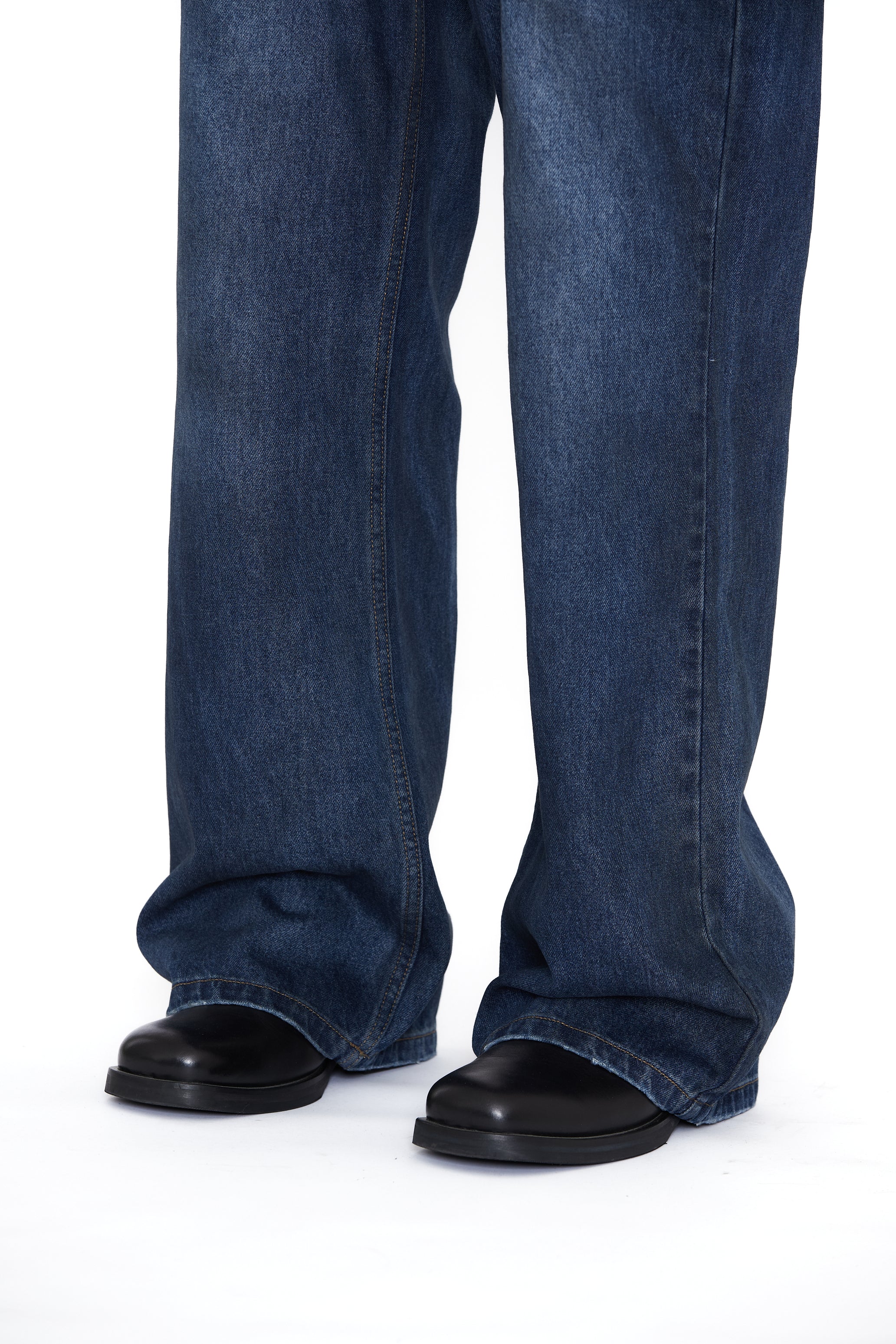 DIRTY INDIGO WASHED DISTRESSED BREAK CUT FLARED JEANS