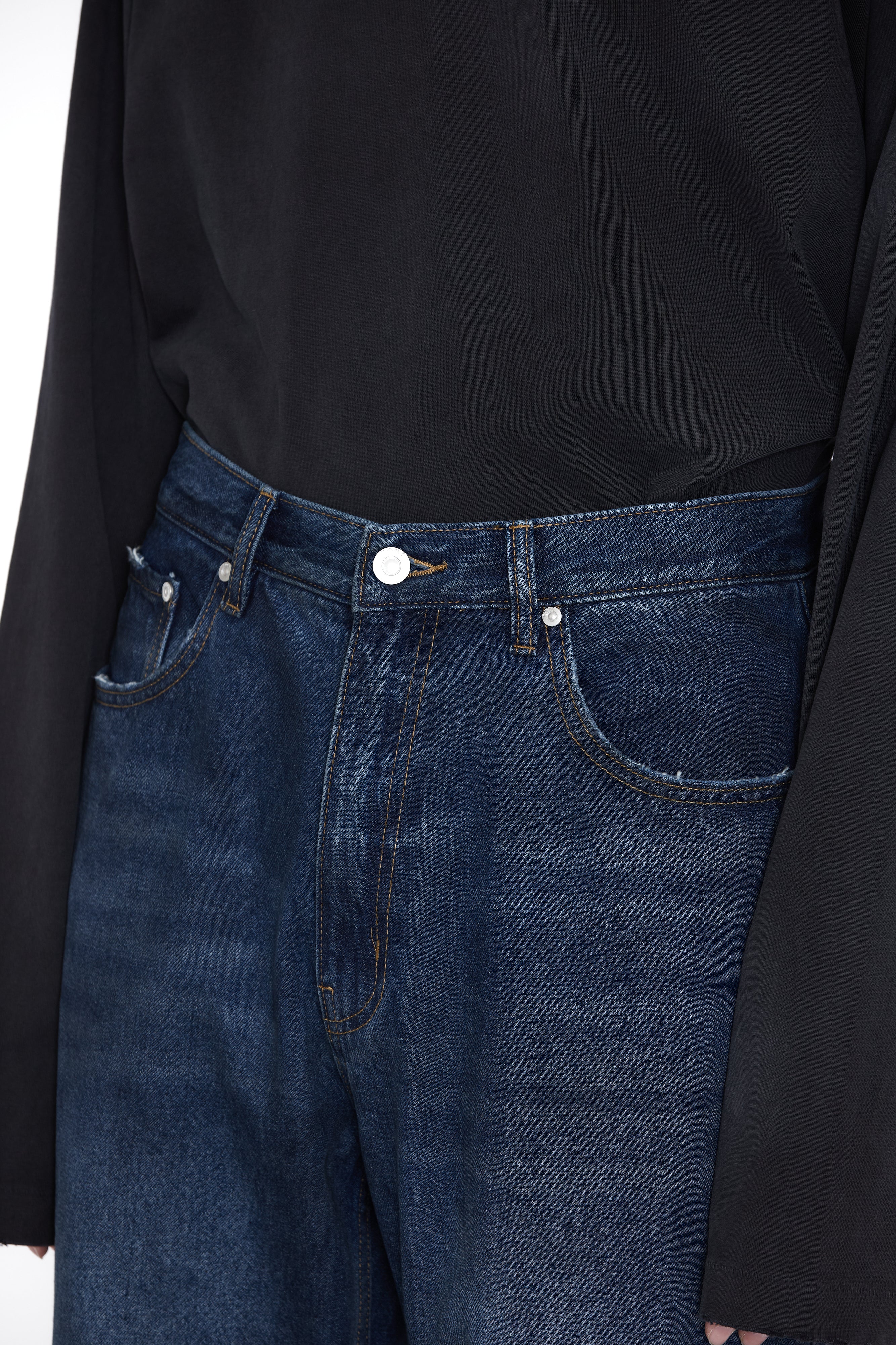 Load image into Gallery viewer, DIRTY INDIGO WASHED DISTRESSED BREAK CUT FLARED JEANS
