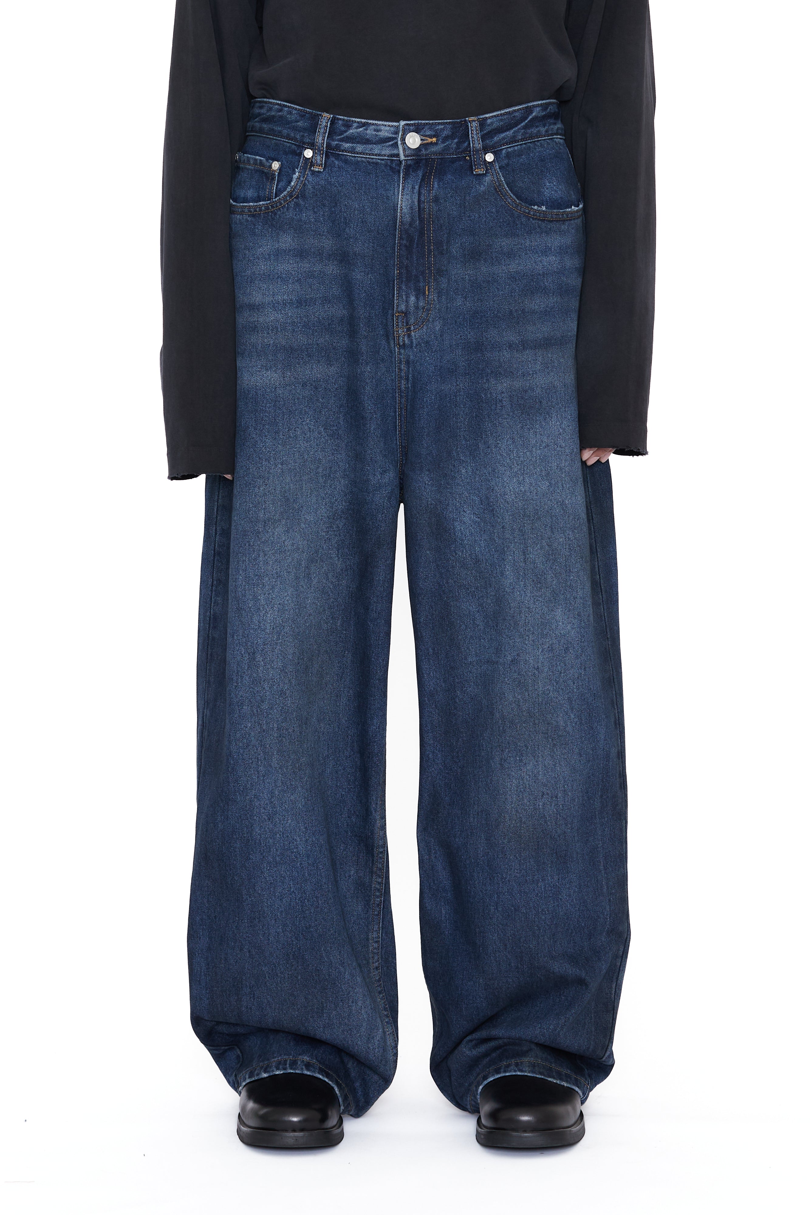 Load image into Gallery viewer, DIRTY INDIGO WASHED DISTRESSED EXTENDED CUT LUFT JEANS
