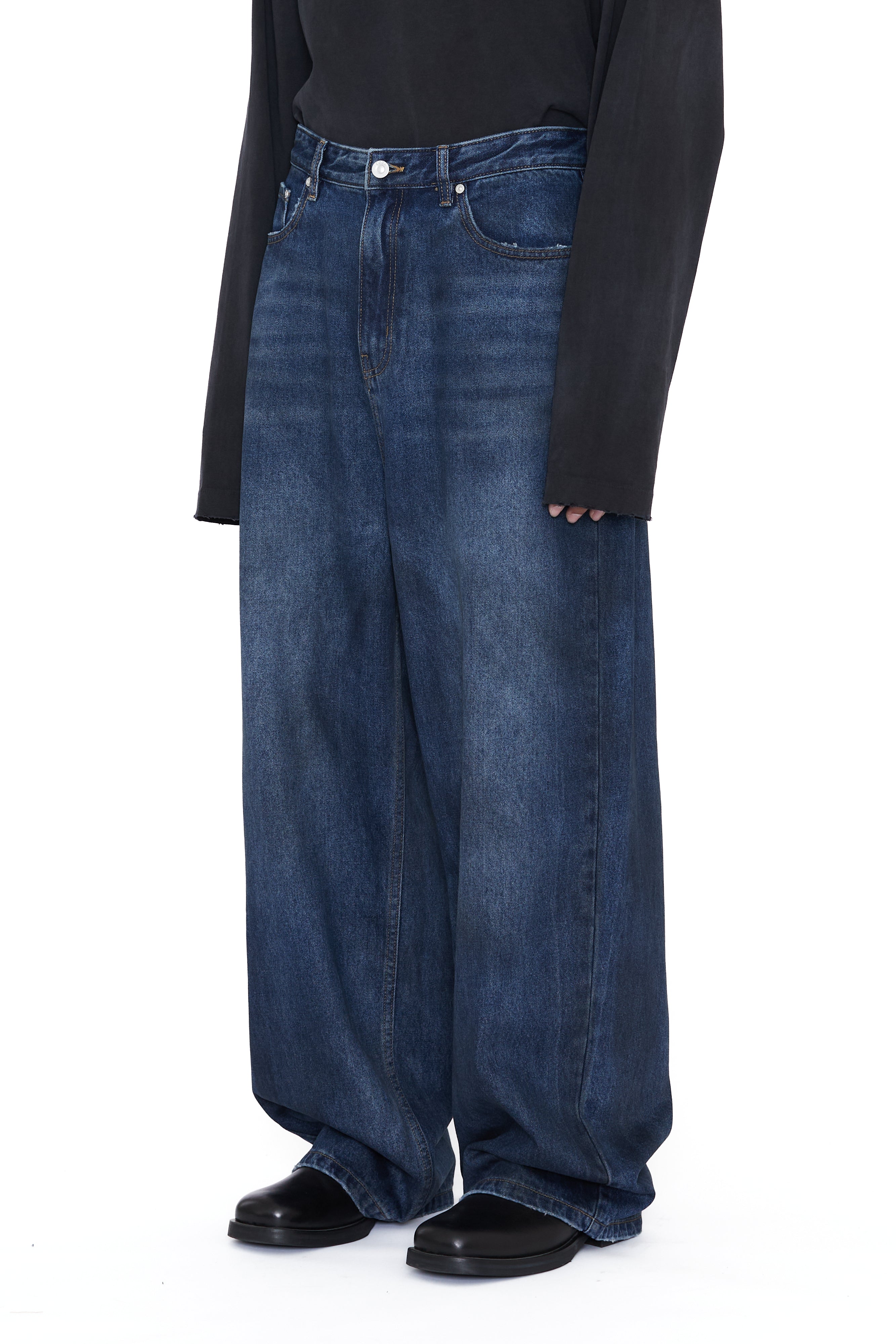 Load image into Gallery viewer, DIRTY INDIGO WASHED DISTRESSED EXTENDED CUT LUFT JEANS