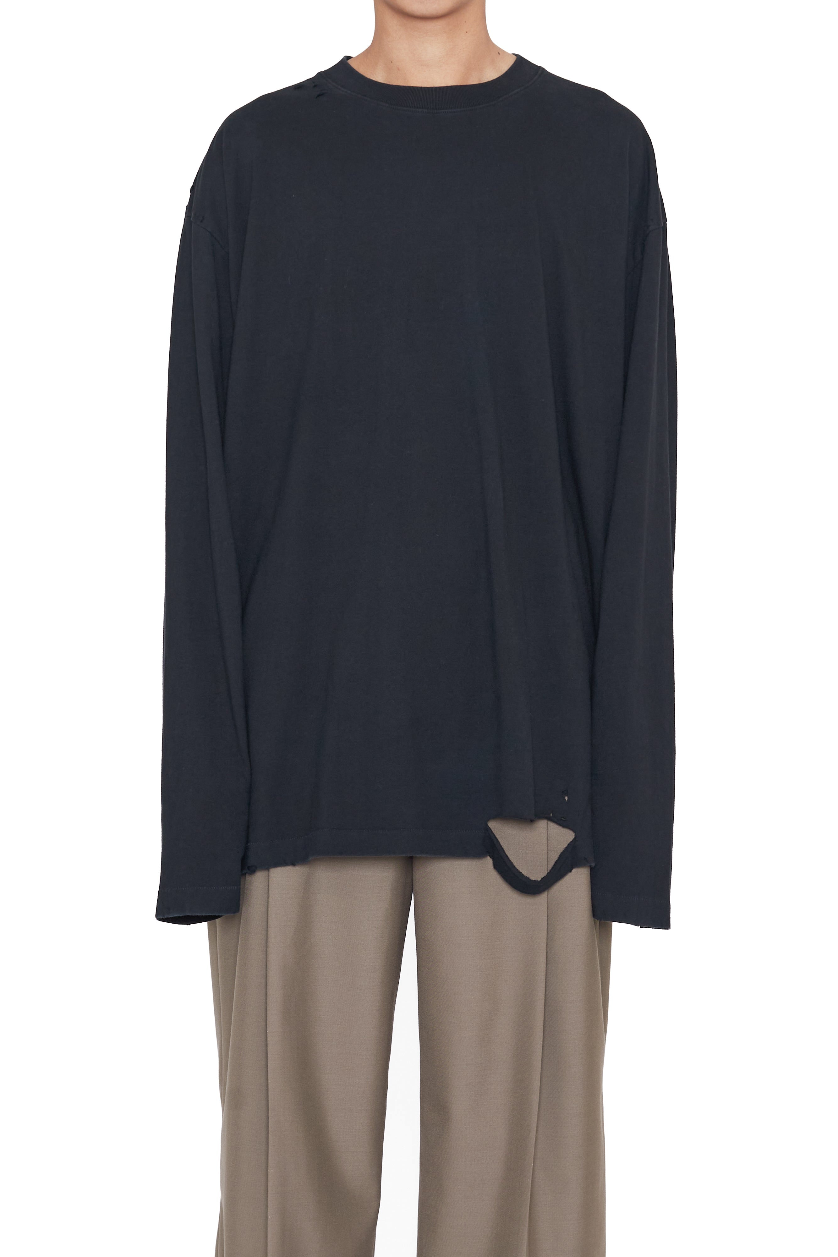 Load image into Gallery viewer, BLACK AGING DOUBLE LAYERED DESTROYED T-SHIRT