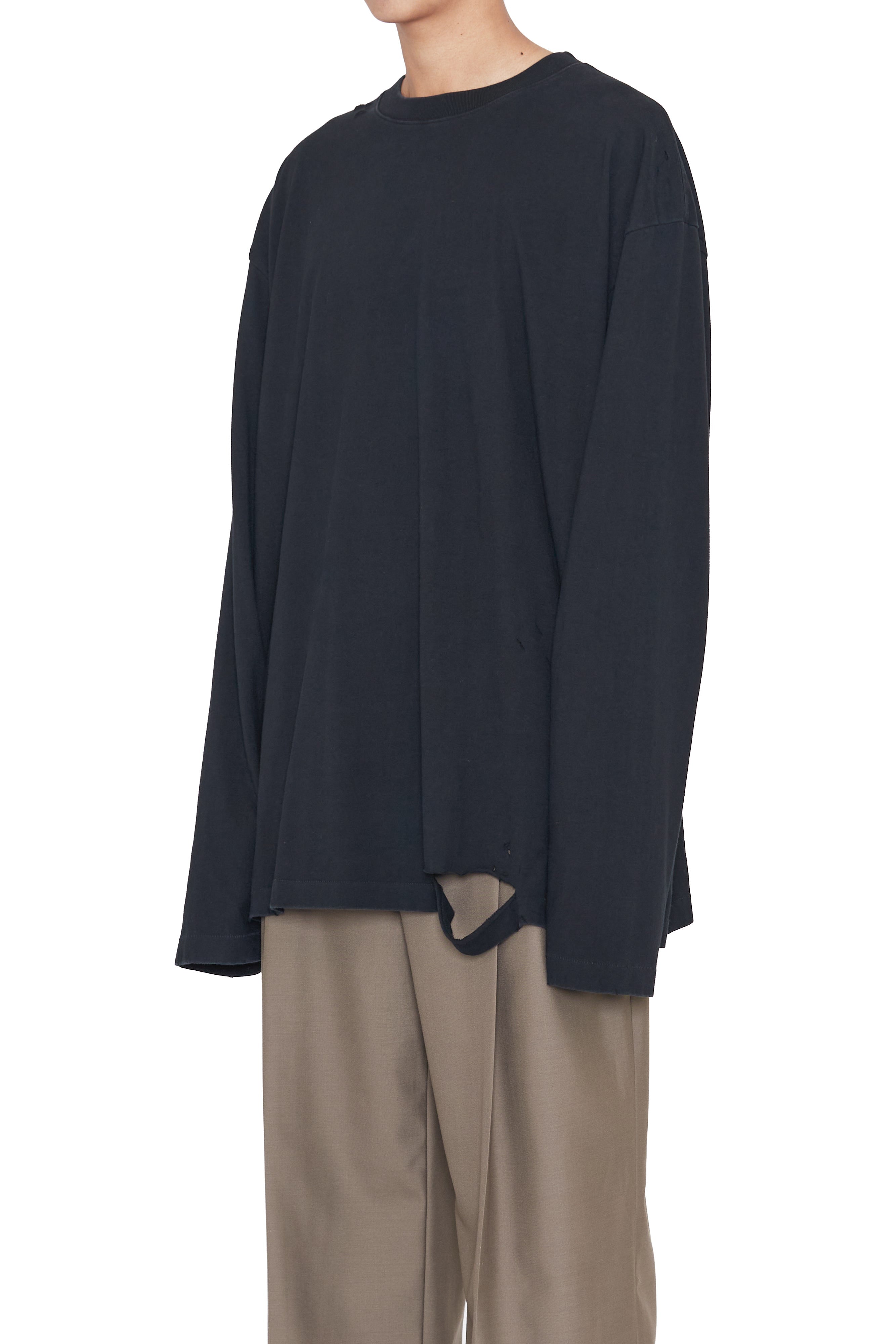 Load image into Gallery viewer, BLACK AGING DOUBLE LAYERED DESTROYED T-SHIRT
