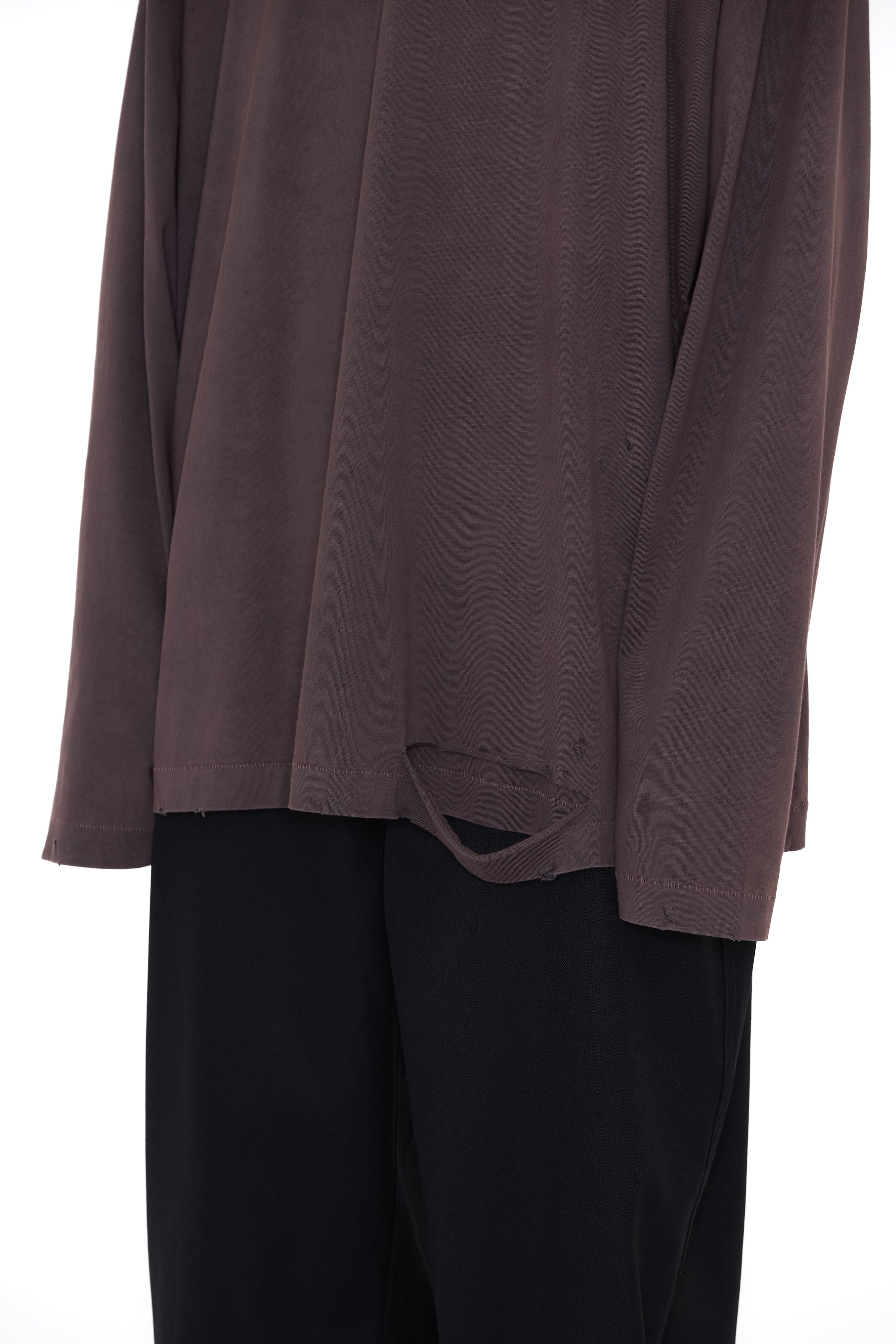 Load image into Gallery viewer, GREY AGING DOUBLE LAYERED DESTROYED T-SHIRT