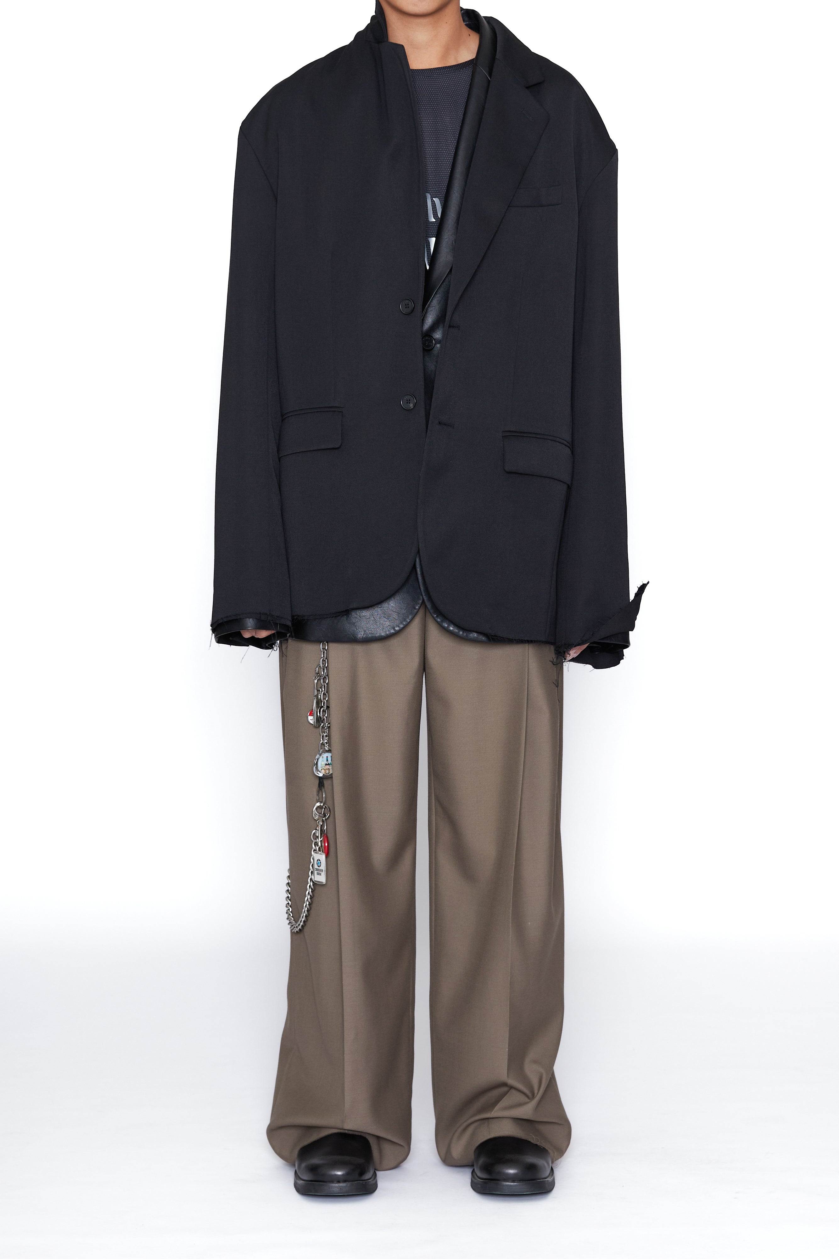 Load image into Gallery viewer, BLACK WOOL GABARDINE OVERSIZED DEMOLISHED BLAZER