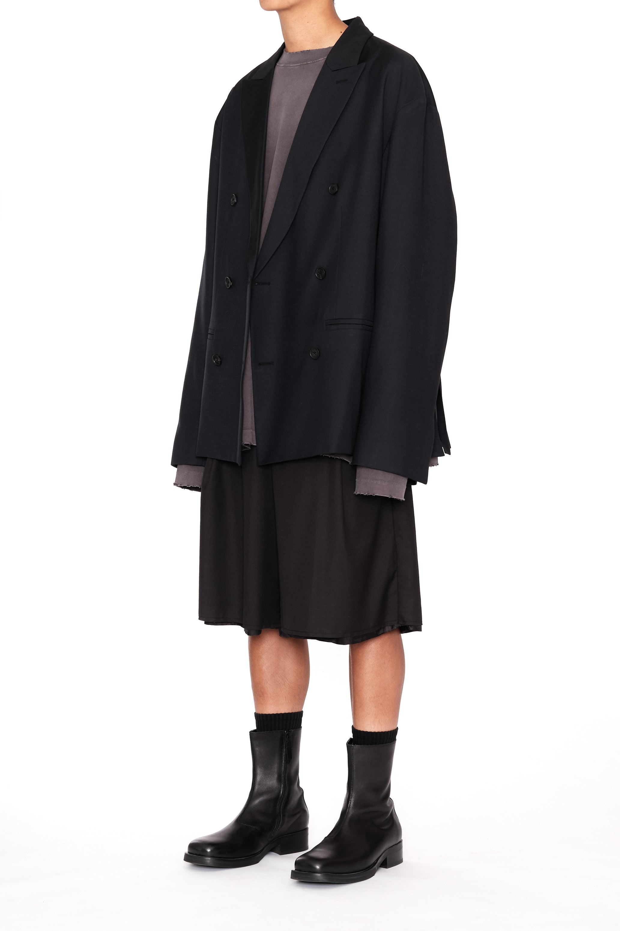 BLACK WOOL WIDE PLEATED CUT OUT SHORTS