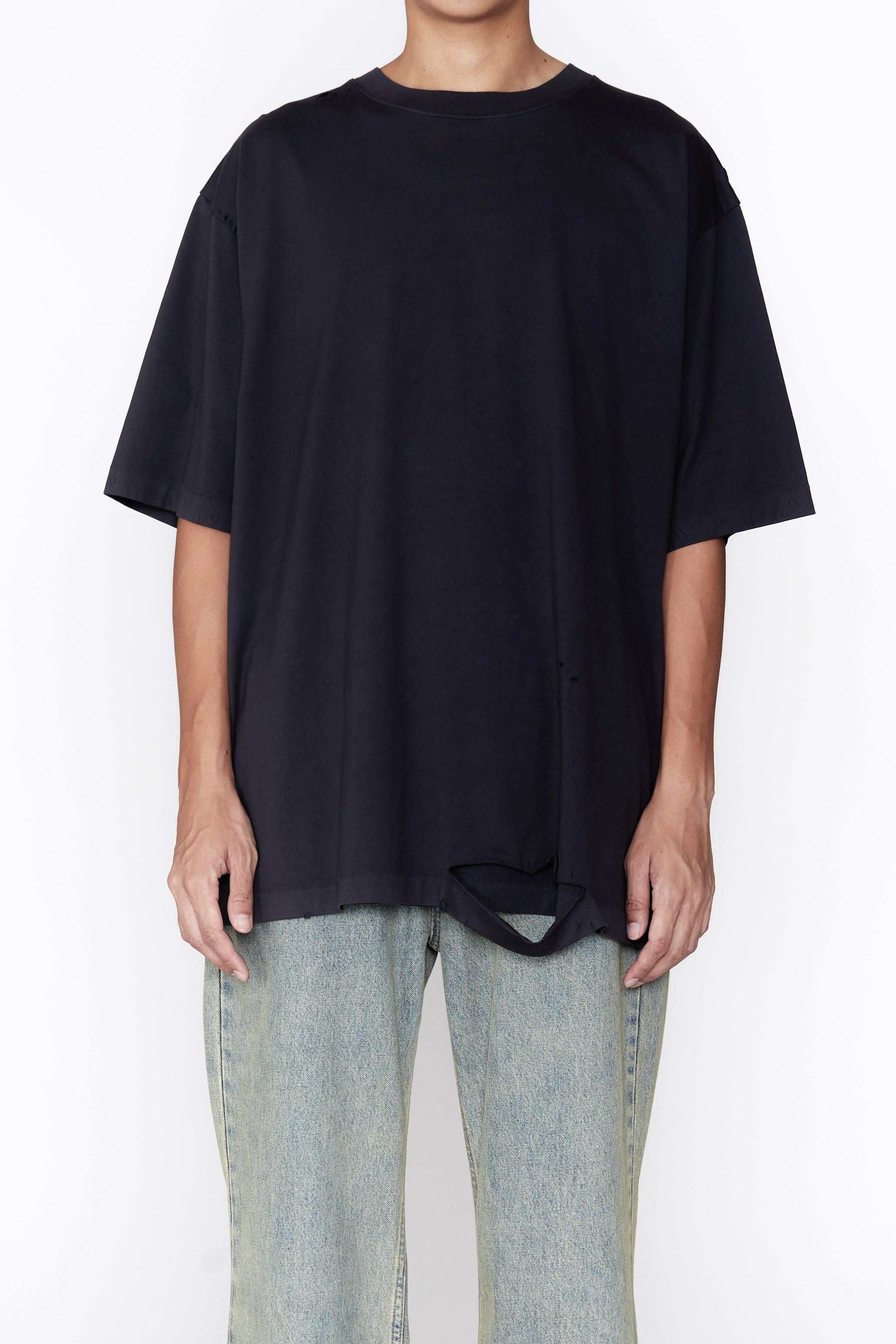 BLACK AGING DESTROYED SHORT SLEEVE T-SHIRT
