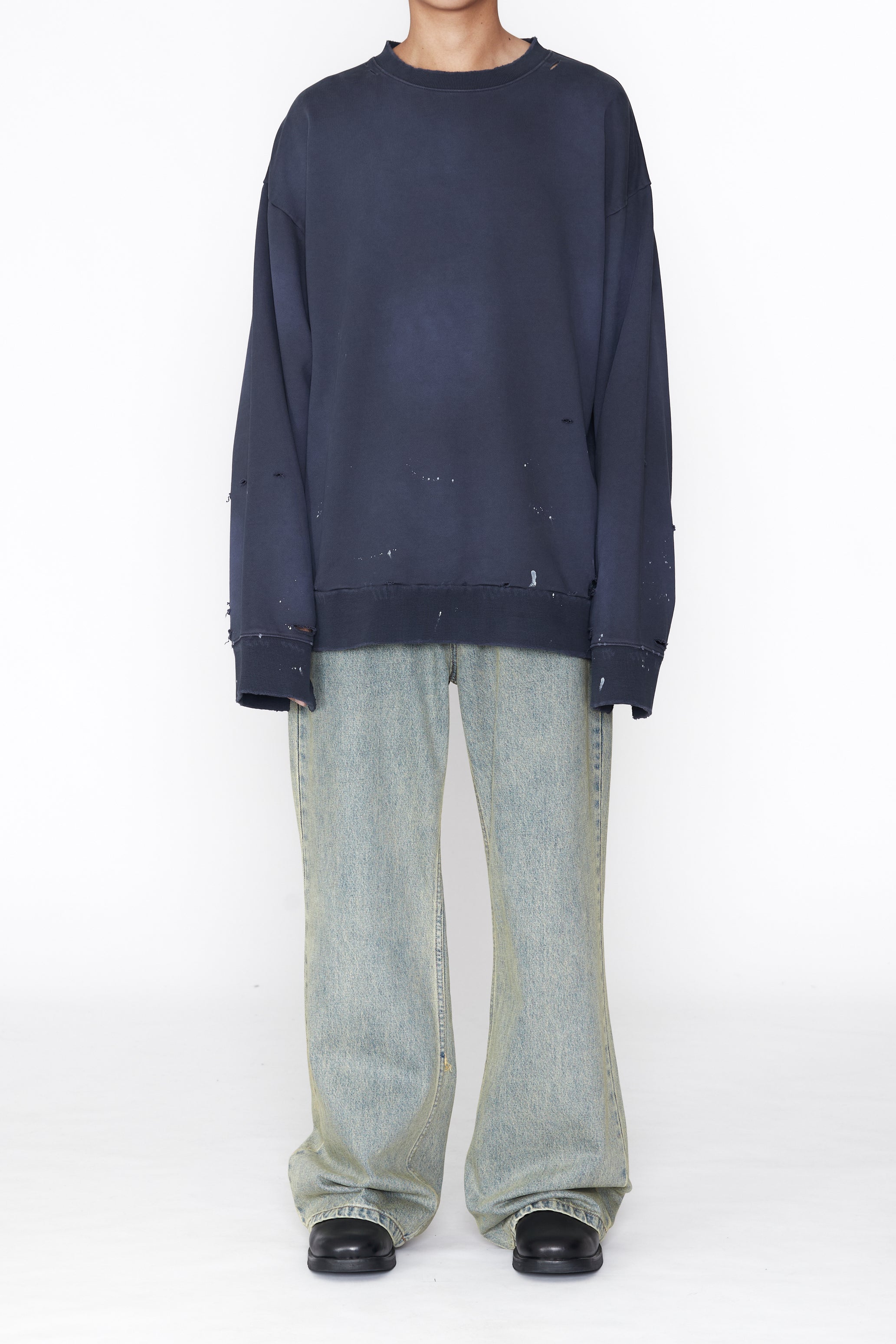 BLUE BLACK AGING BLEACHED DESTROYED SWEATSHIRT