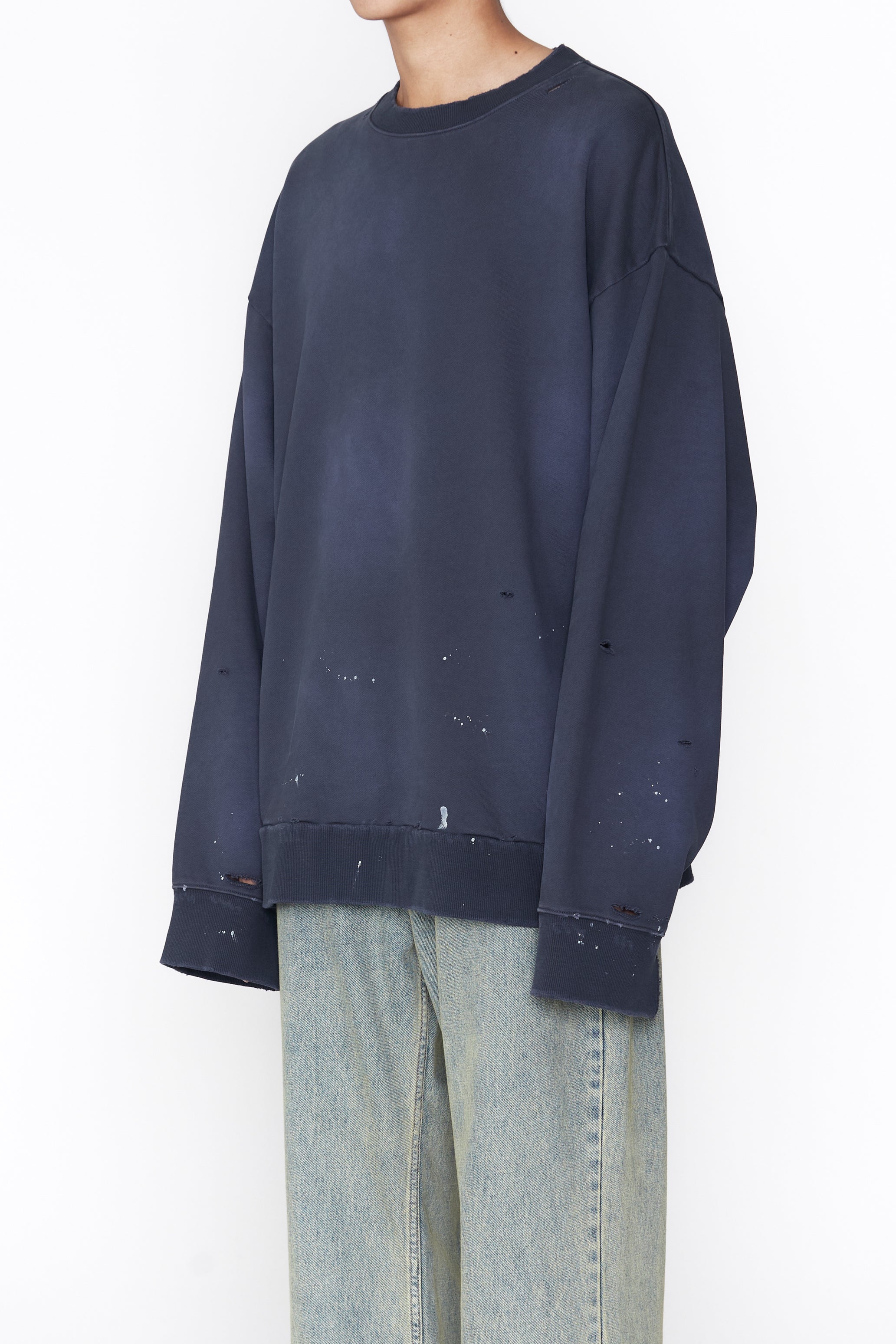 BLUE BLACK AGING BLEACHED DESTROYED SWEATSHIRT