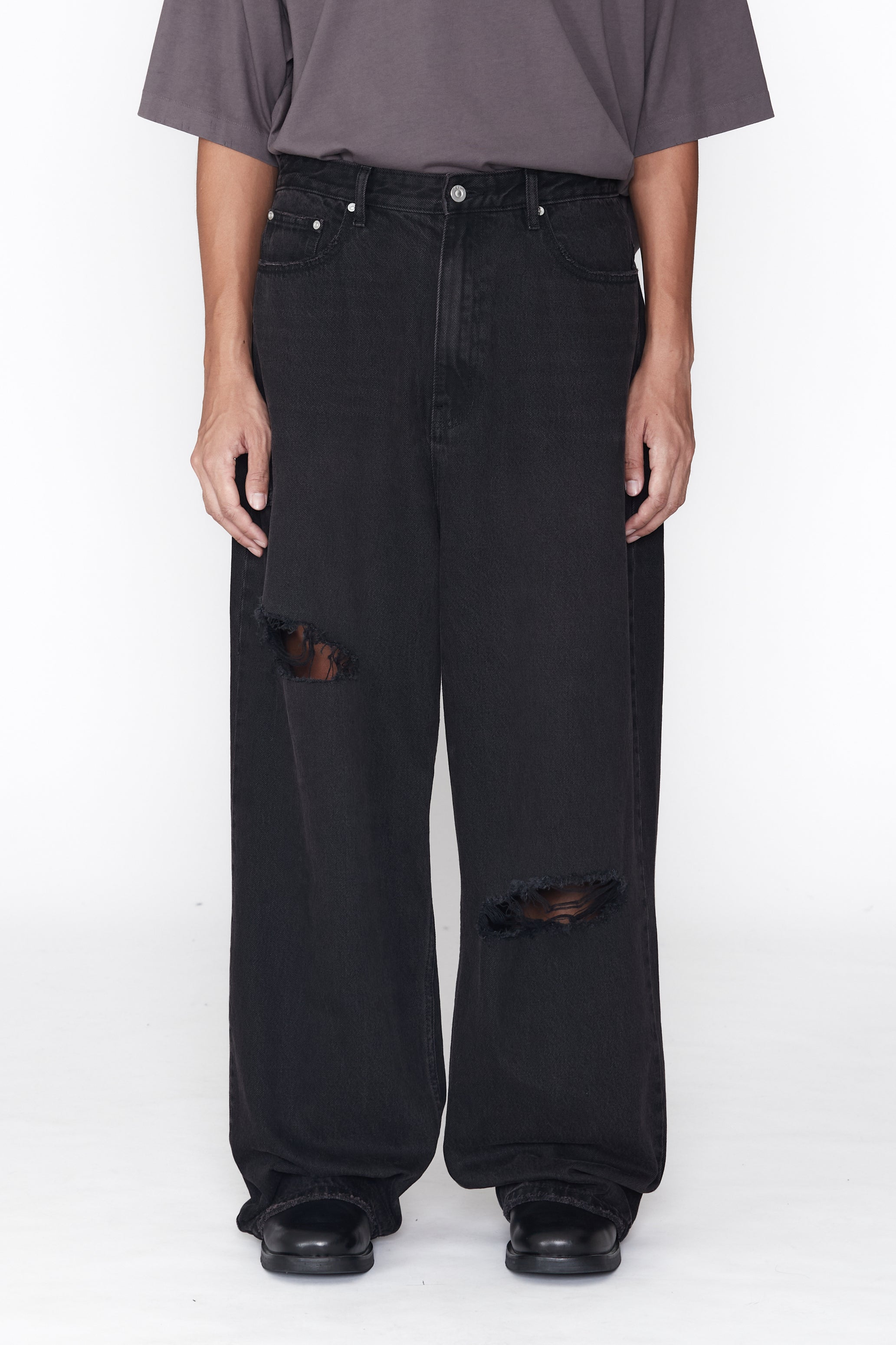 BLACK WASHED CRUSHED EXTENDED CUT LUFT JEANS