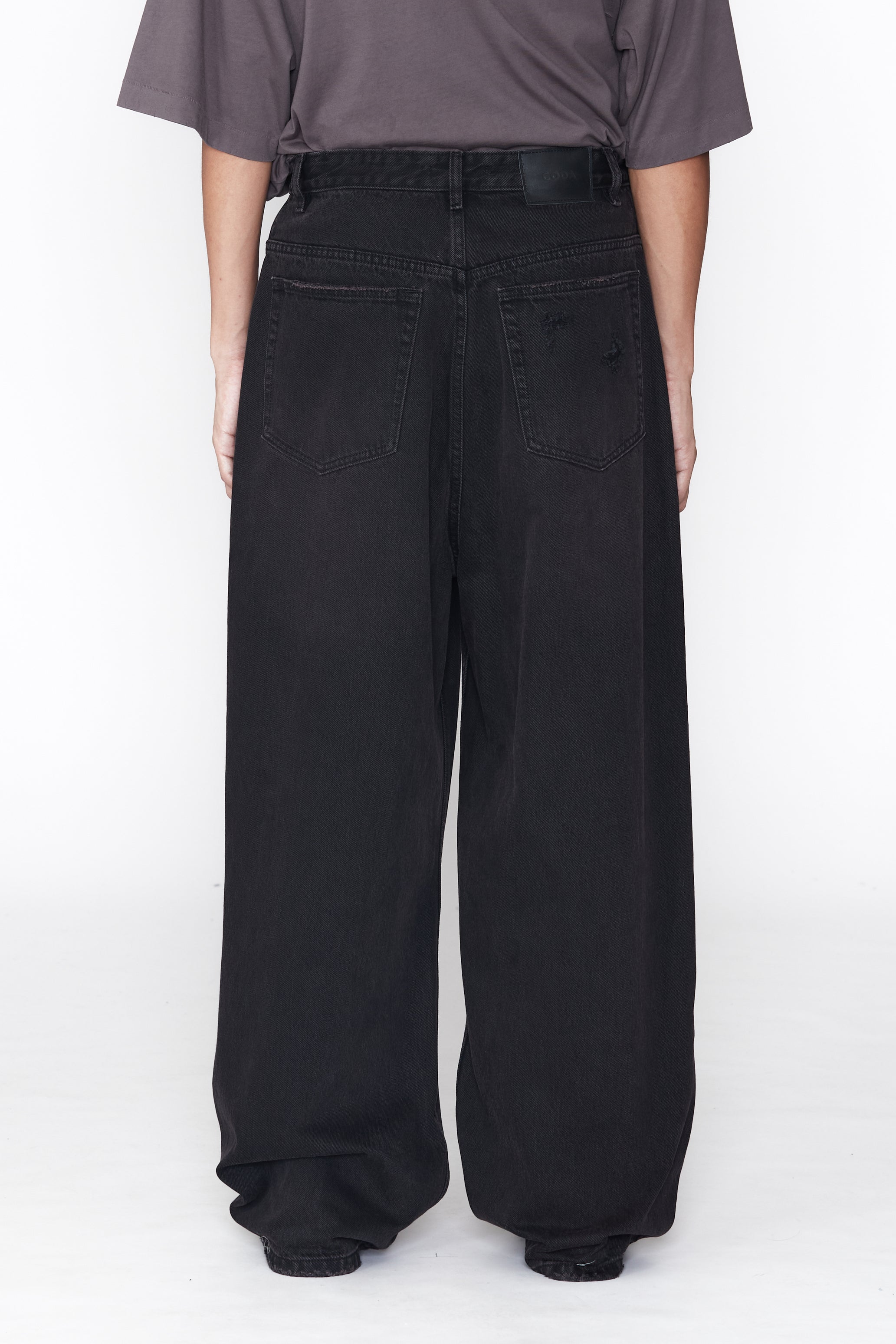 BLACK WASHED CRUSHED EXTENDED CUT LUFT JEANS