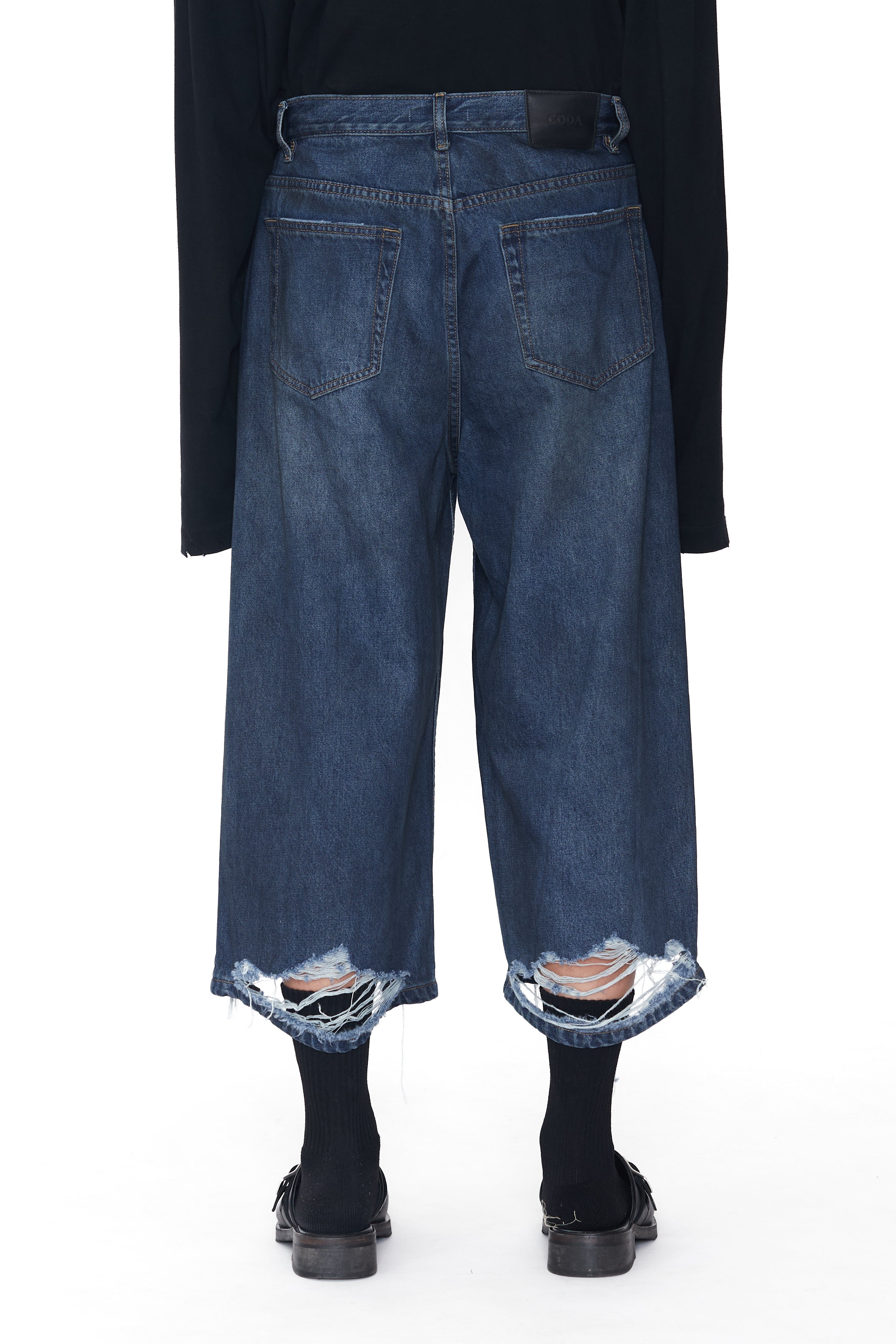 Load image into Gallery viewer, DIRTY INDIGO WASHED DESTROYED CUT OUT JEANS
