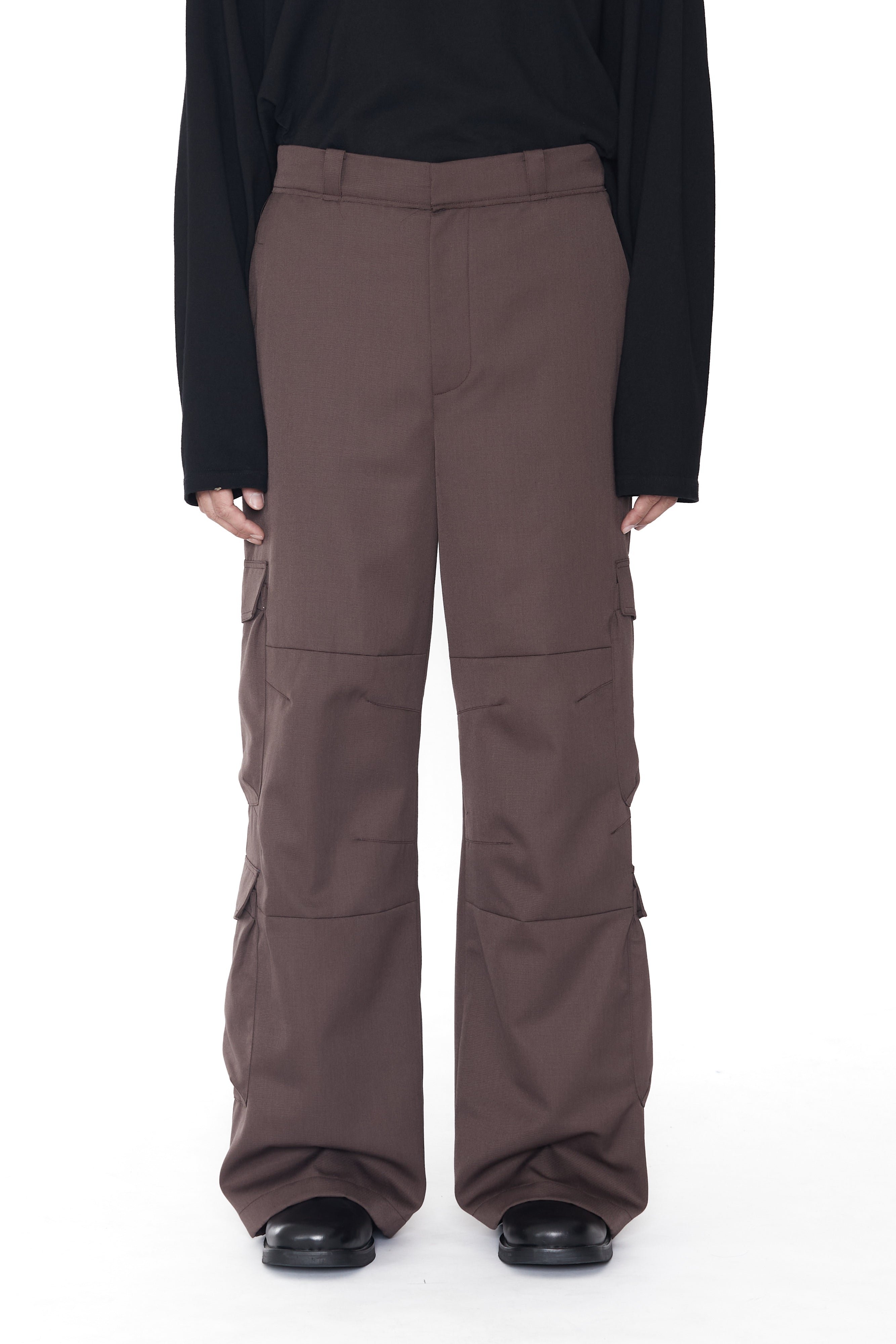 Load image into Gallery viewer, DUST BROWN GABARDINE BREAK CUT FLARED CARGO SLACK