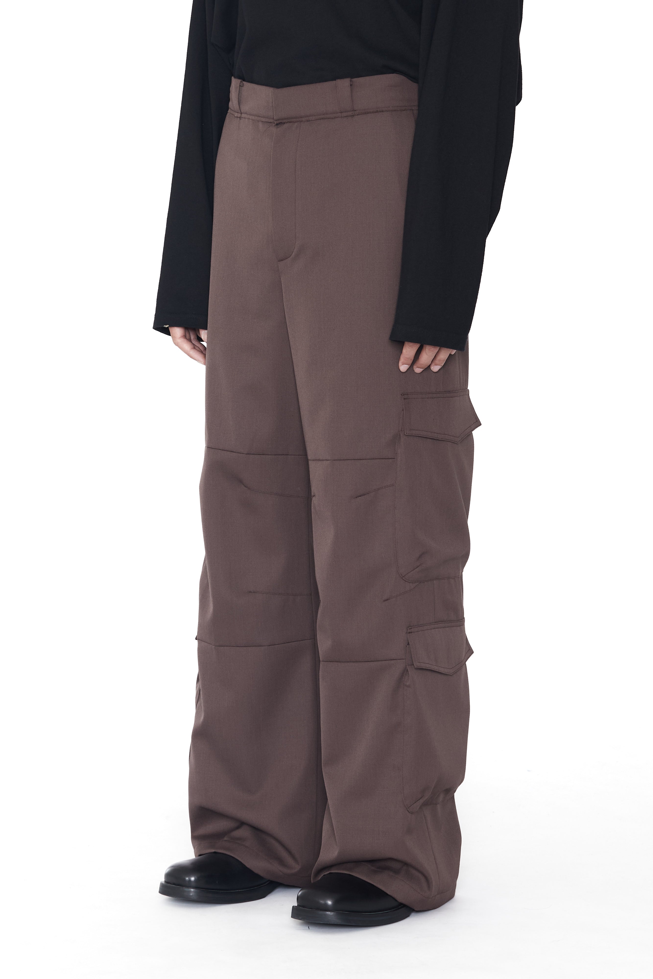 Load image into Gallery viewer, DUST BROWN GABARDINE BREAK CUT FLARED CARGO SLACK