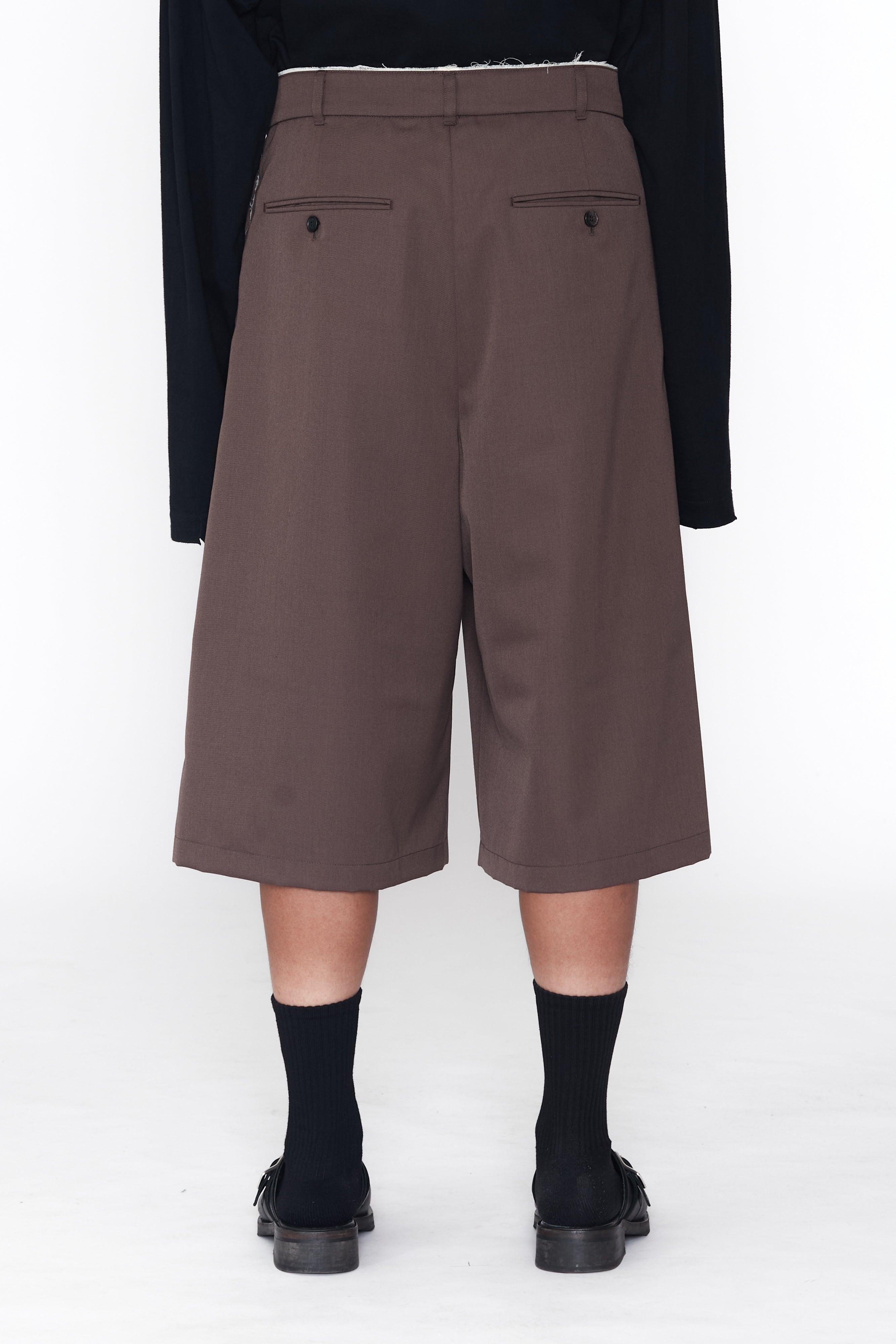 Load image into Gallery viewer, DUST BROWN GABARDINE DEVIATION WIDE CUT LARGO SHORTS