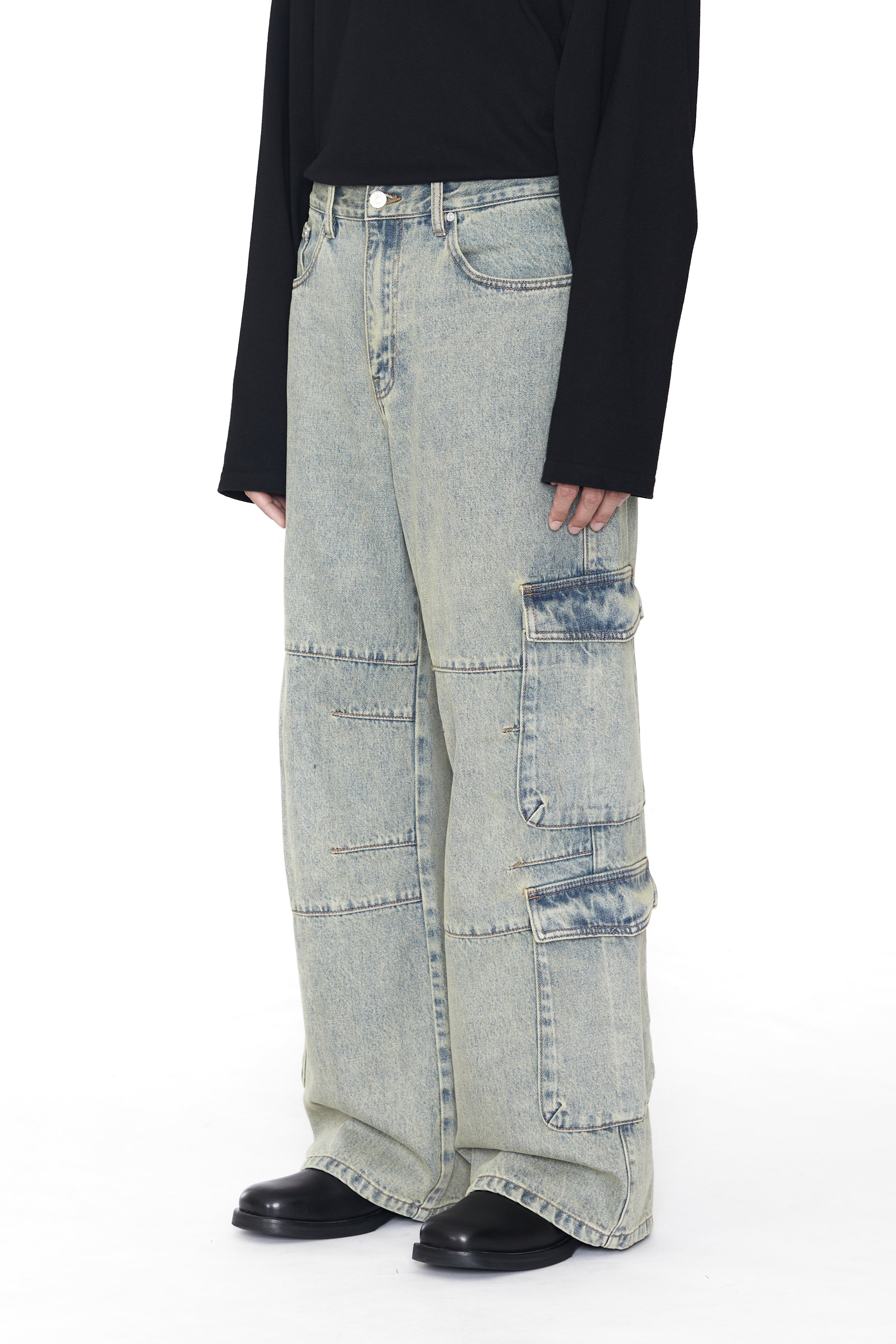 Load image into Gallery viewer, INDIGO ACID WASHED BREAK CUT FLARED CARGO JEANS