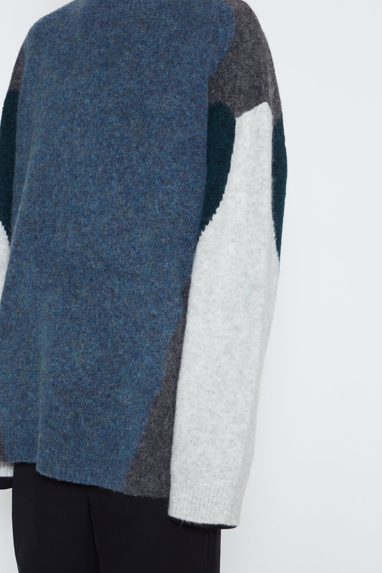 BLUE BABY ALPACA MOHAIR STERN MOCK-NECK SWEATER