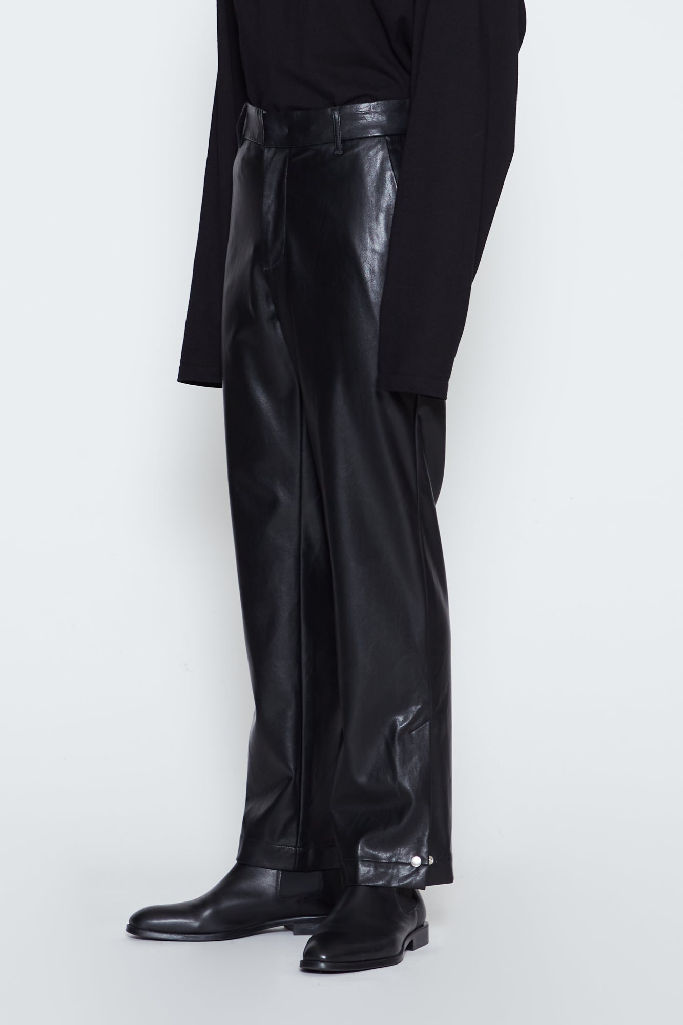 Load image into Gallery viewer, SYNTHETIC LEATHER SLIT SNAP BUTTON PANTS