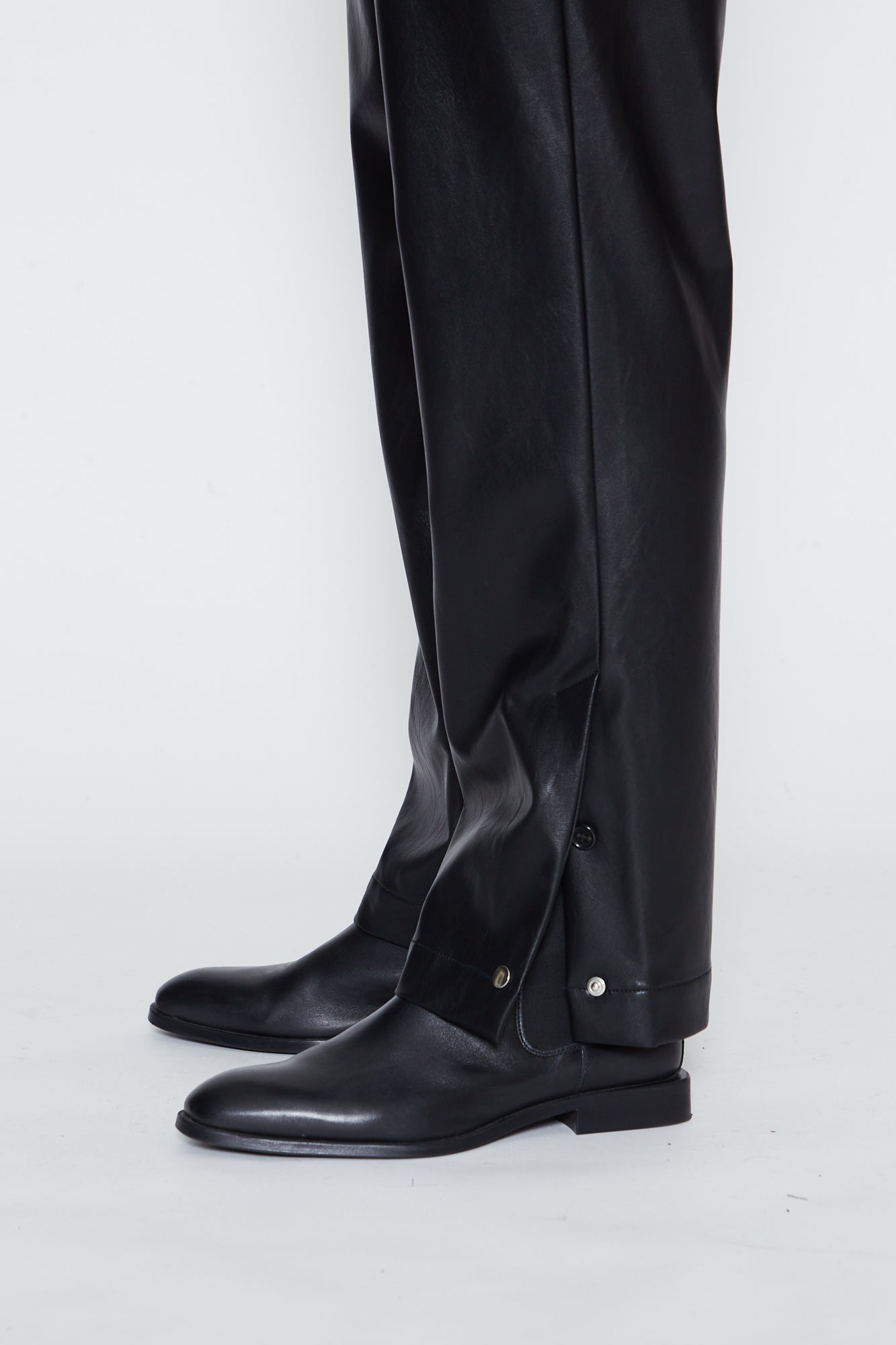 SYNTHETIC LEATHER SLIT SNAP BUTTON PANTS