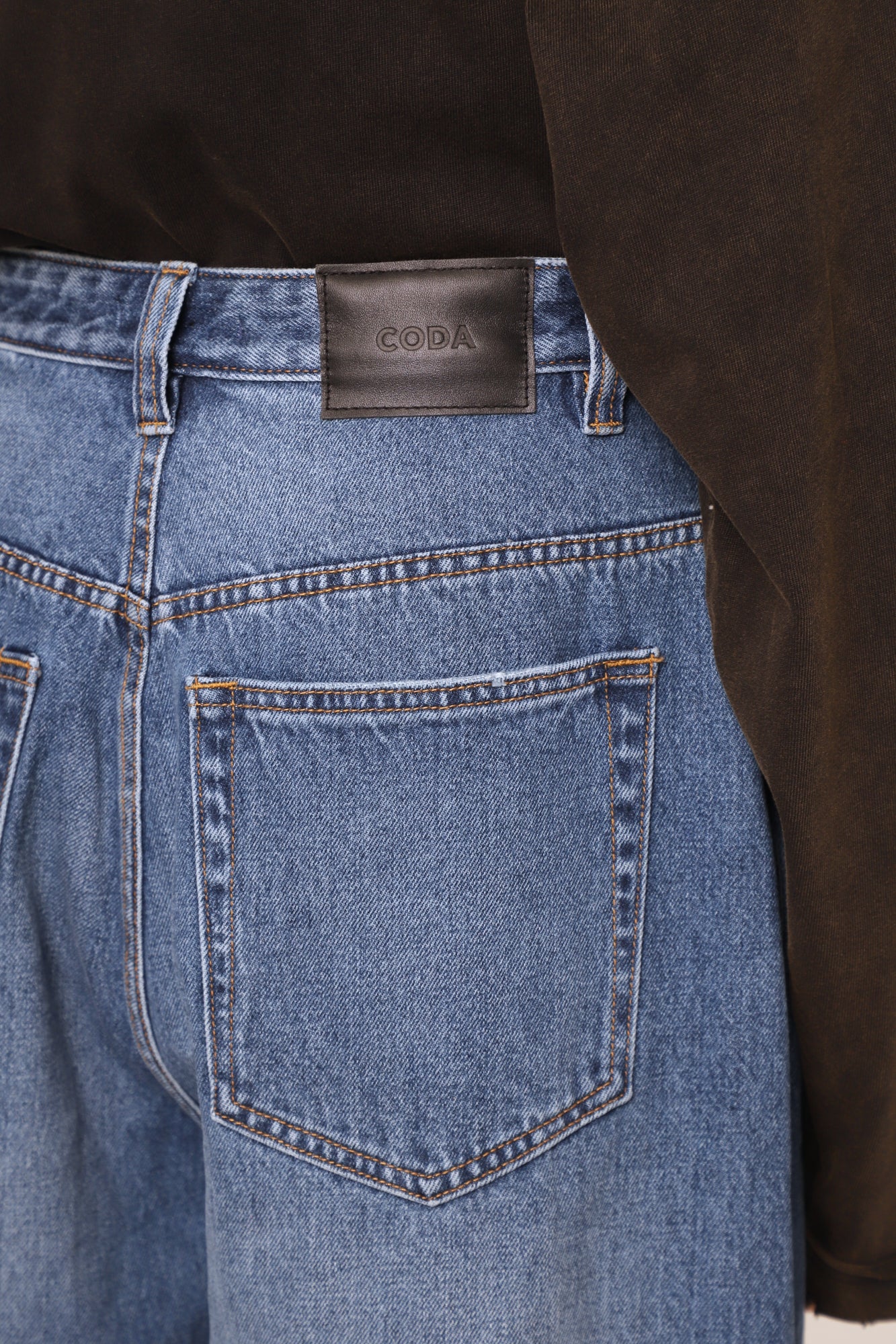 Load image into Gallery viewer, INDIGO WASHED DISTRESSED EXTENDED CUT LUFT JEANS