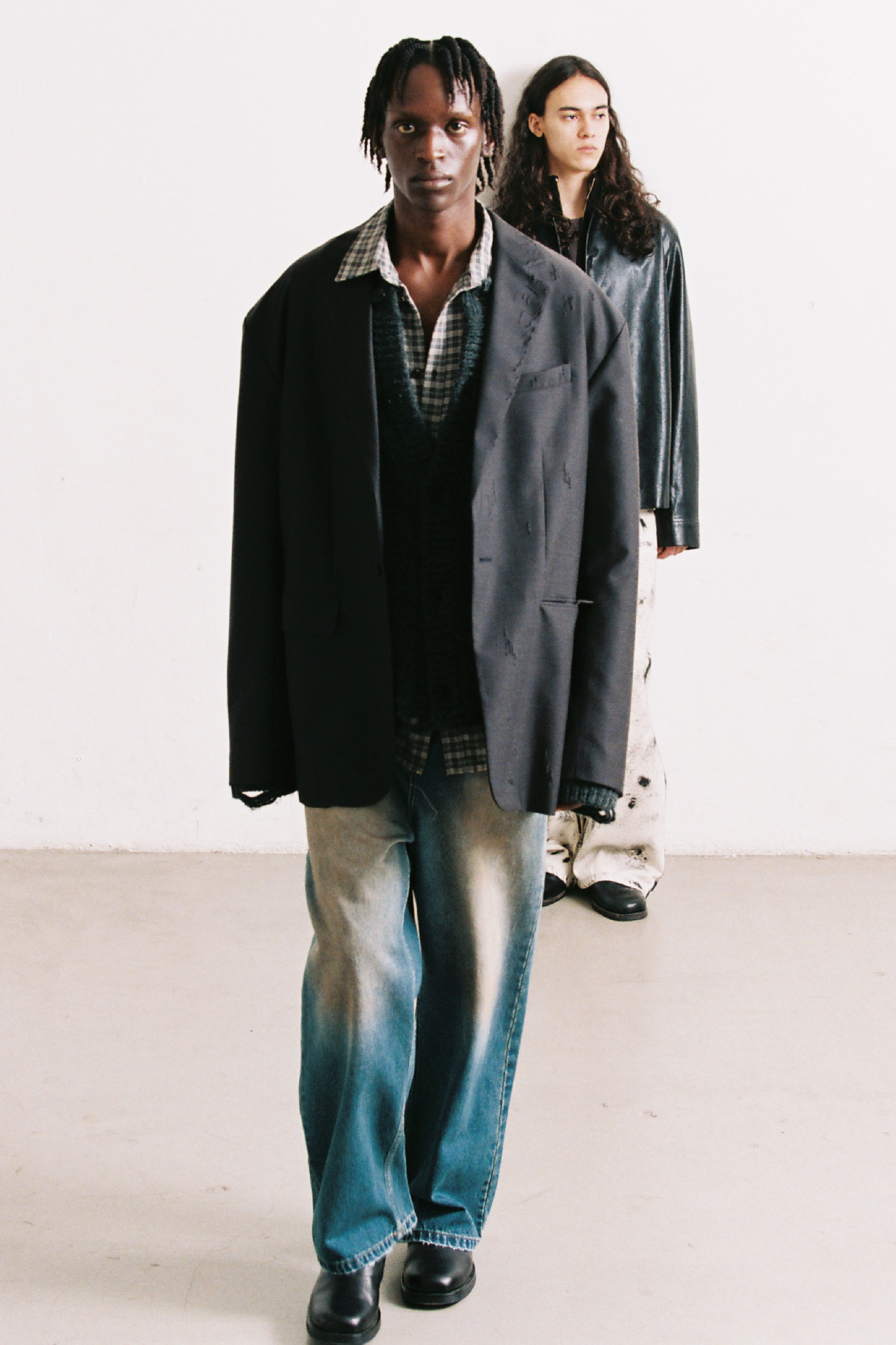 FADED DIRTY INDIGO WASH BREAK CUT STRAIGHT JEANS