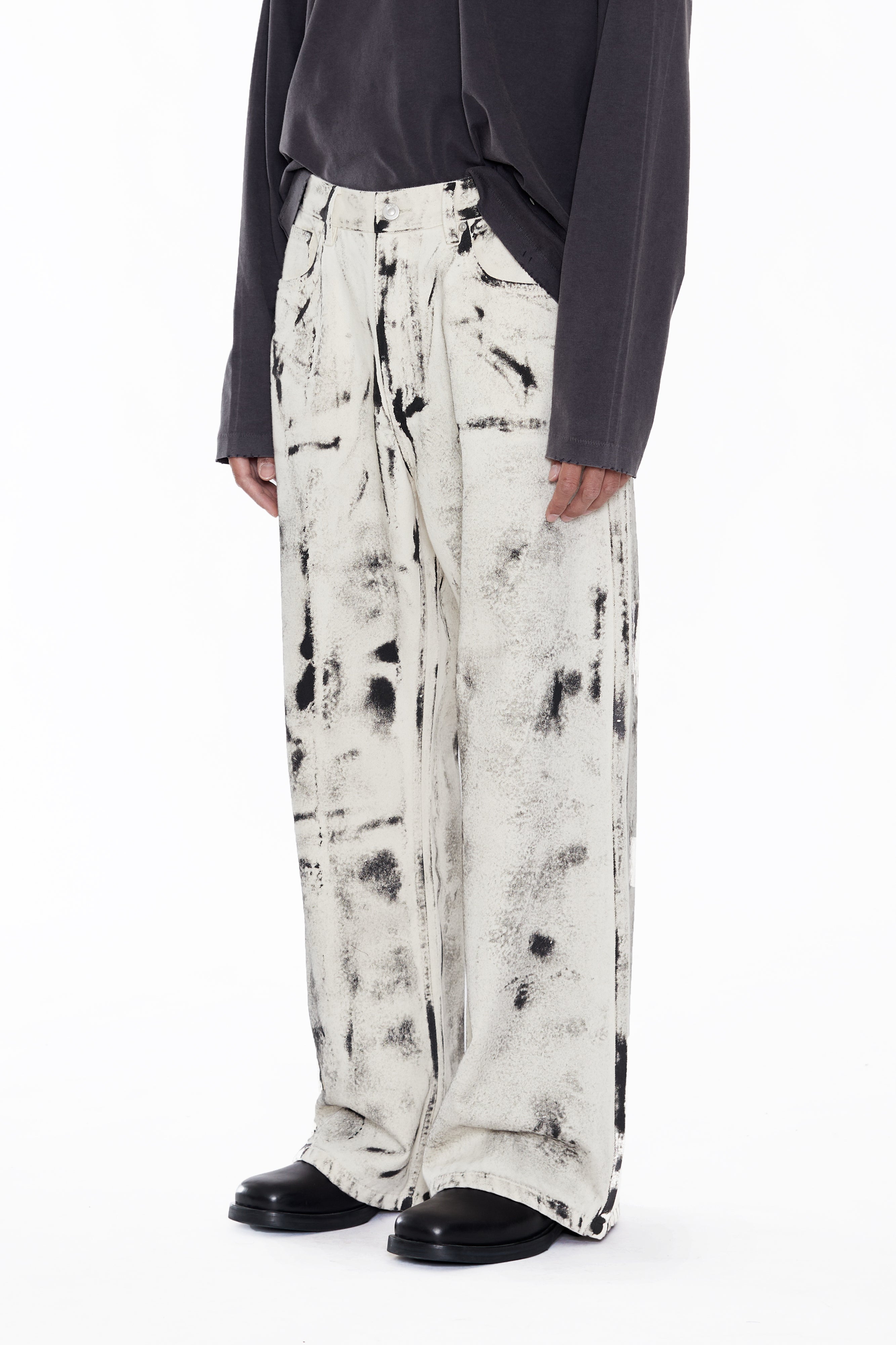 Load image into Gallery viewer, BEIGE DUAL EXPOSURE BREAK CUT FLARED JEANS
