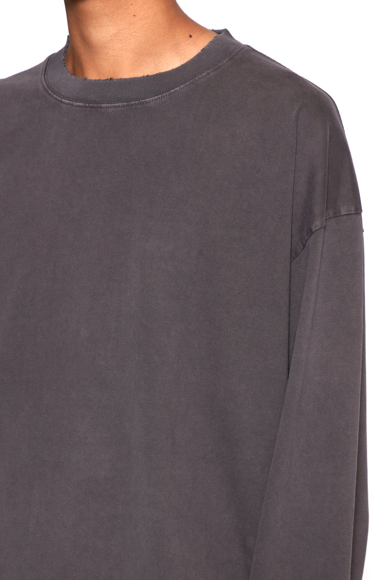 GREY WASHED DISTRESSED AGING LONG SLEEVE T-SHIRT