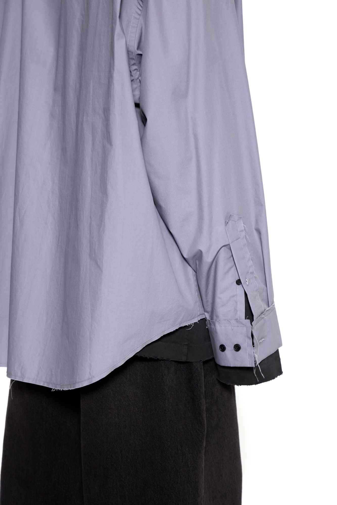 Load image into Gallery viewer, GREY TYPEWRITER POPLIN RAW EDGES STRUCTURE SHIRT
