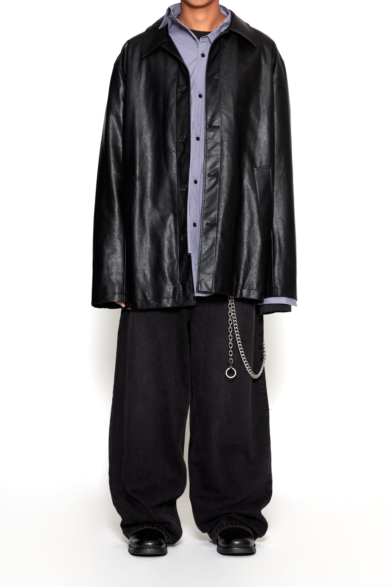 Load image into Gallery viewer, BLACK SYNTHETIC LEATHER OVERSIZED TRANSPOSE JACKET
