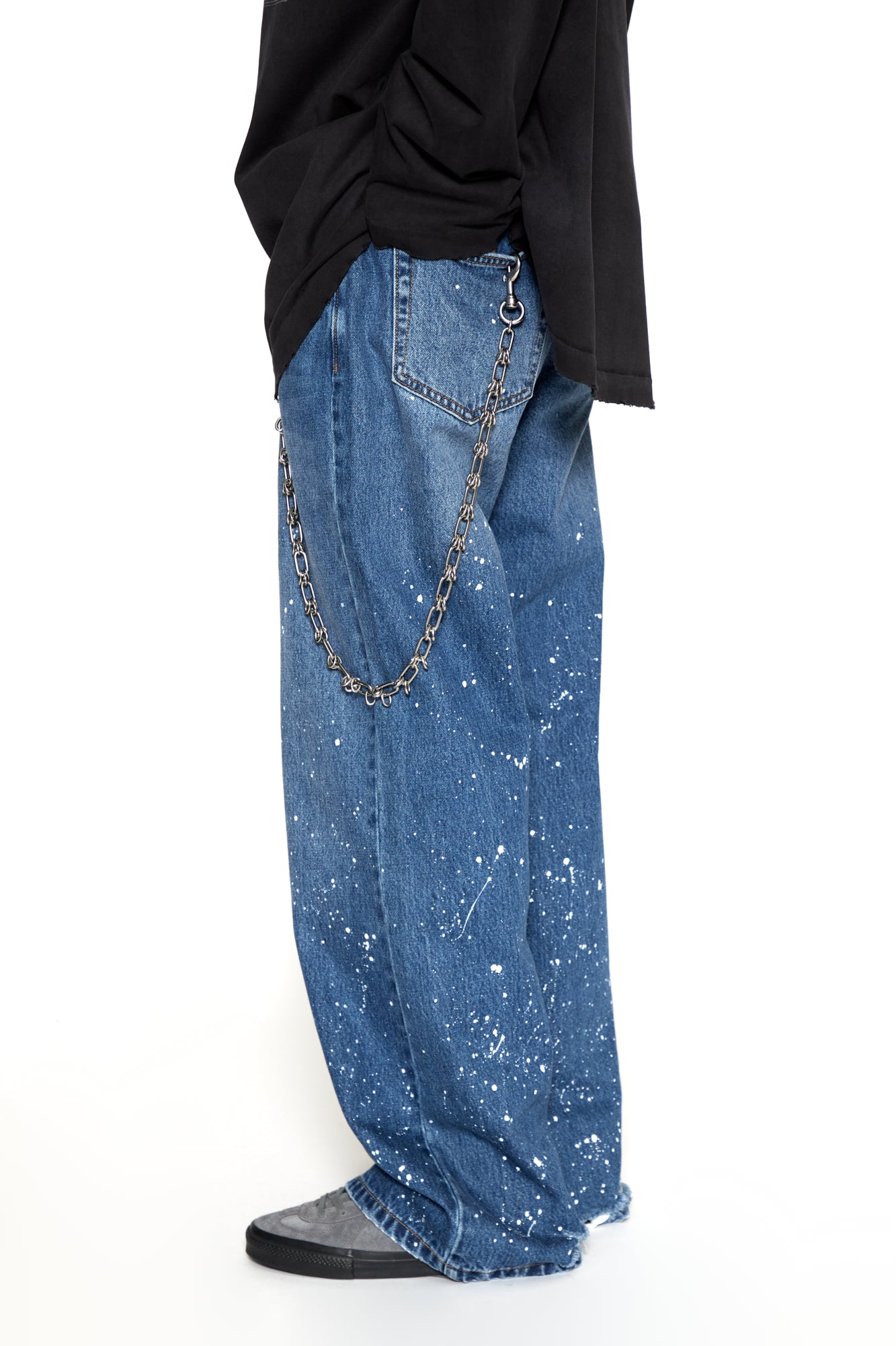 Load image into Gallery viewer, INDIGO WASHED SPLATTER DISTRESSED BREAK CUT FLARED JEANS
