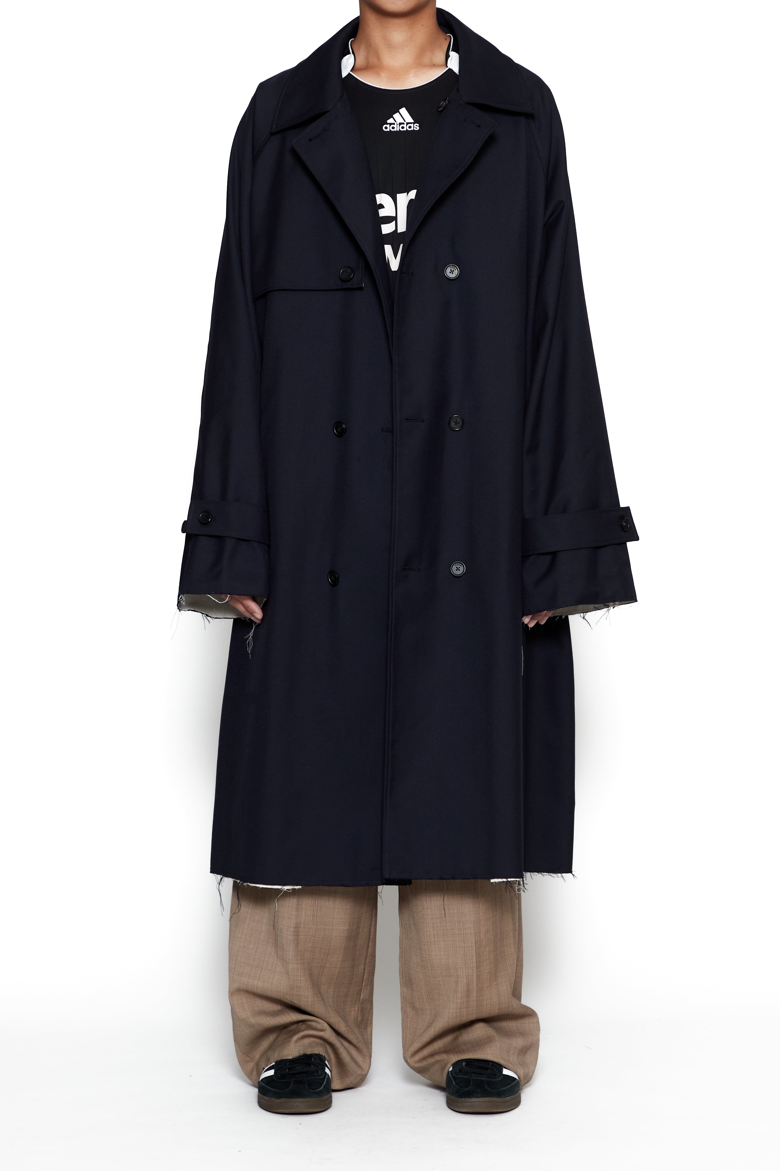 Load image into Gallery viewer, NAVY WOOL OVERSIZED RAW EDGES DEVIATION COAT
