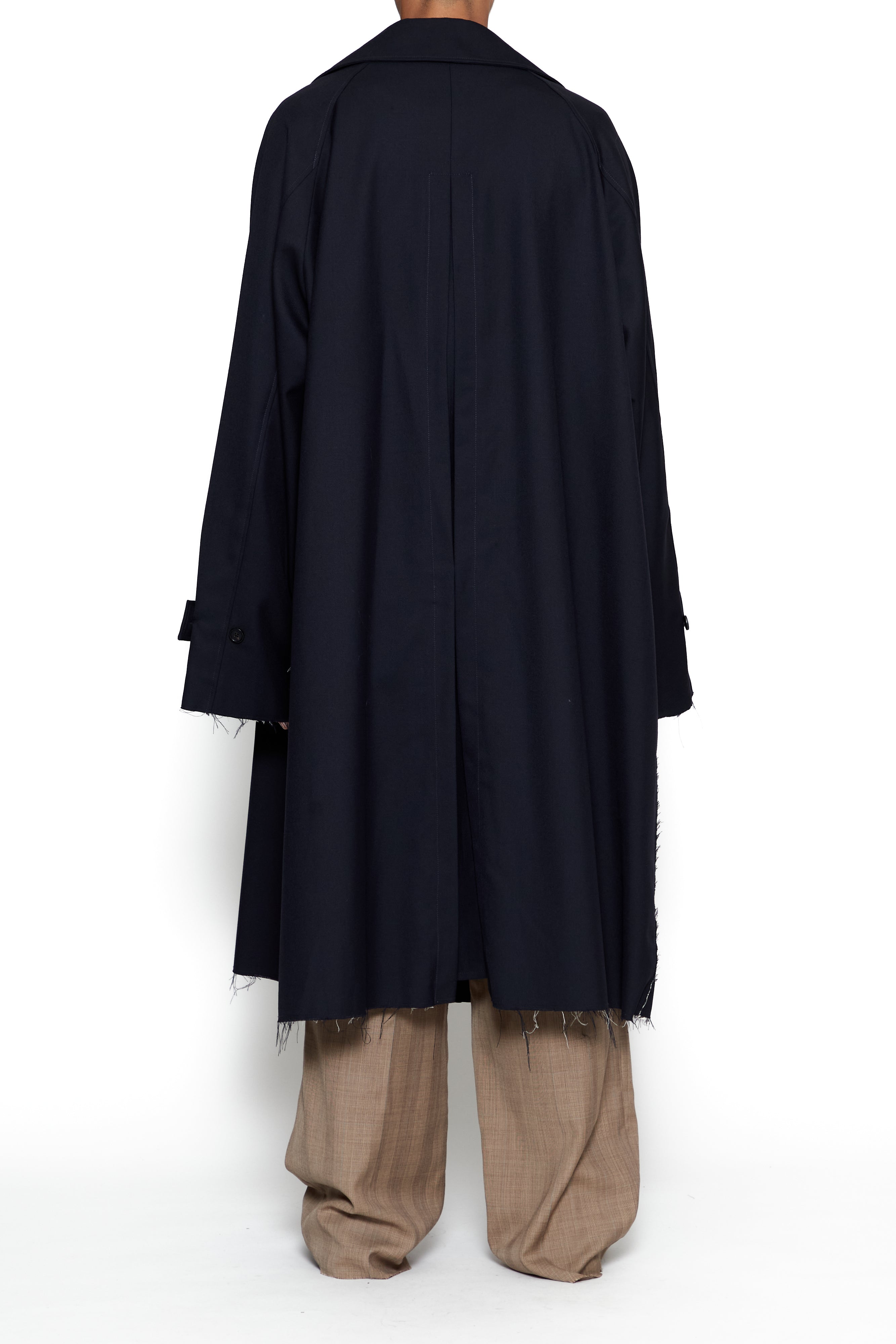 Load image into Gallery viewer, NAVY WOOL OVERSIZED RAW EDGES DEVIATION COAT
