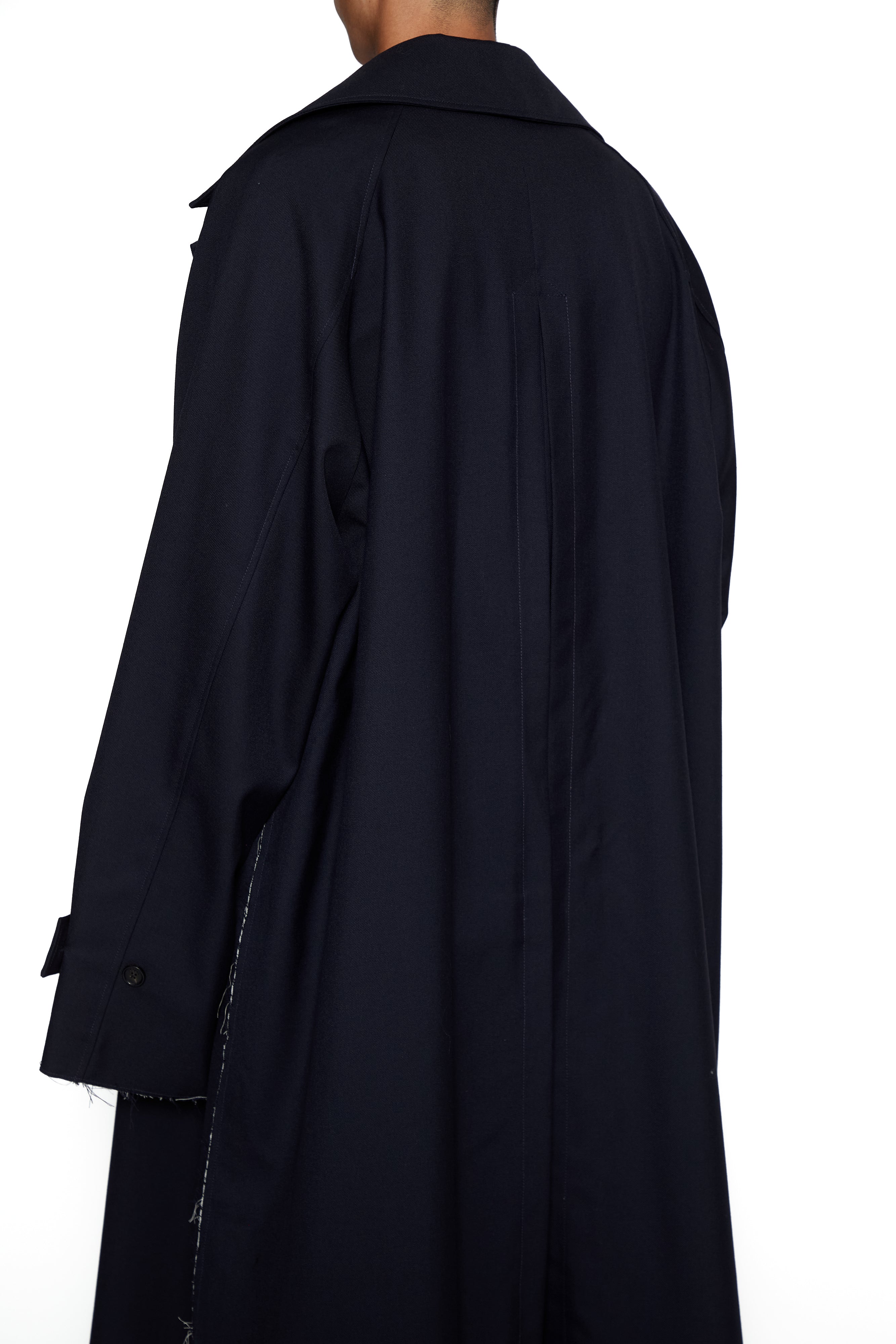 Load image into Gallery viewer, NAVY WOOL OVERSIZED RAW EDGES DEVIATION COAT
