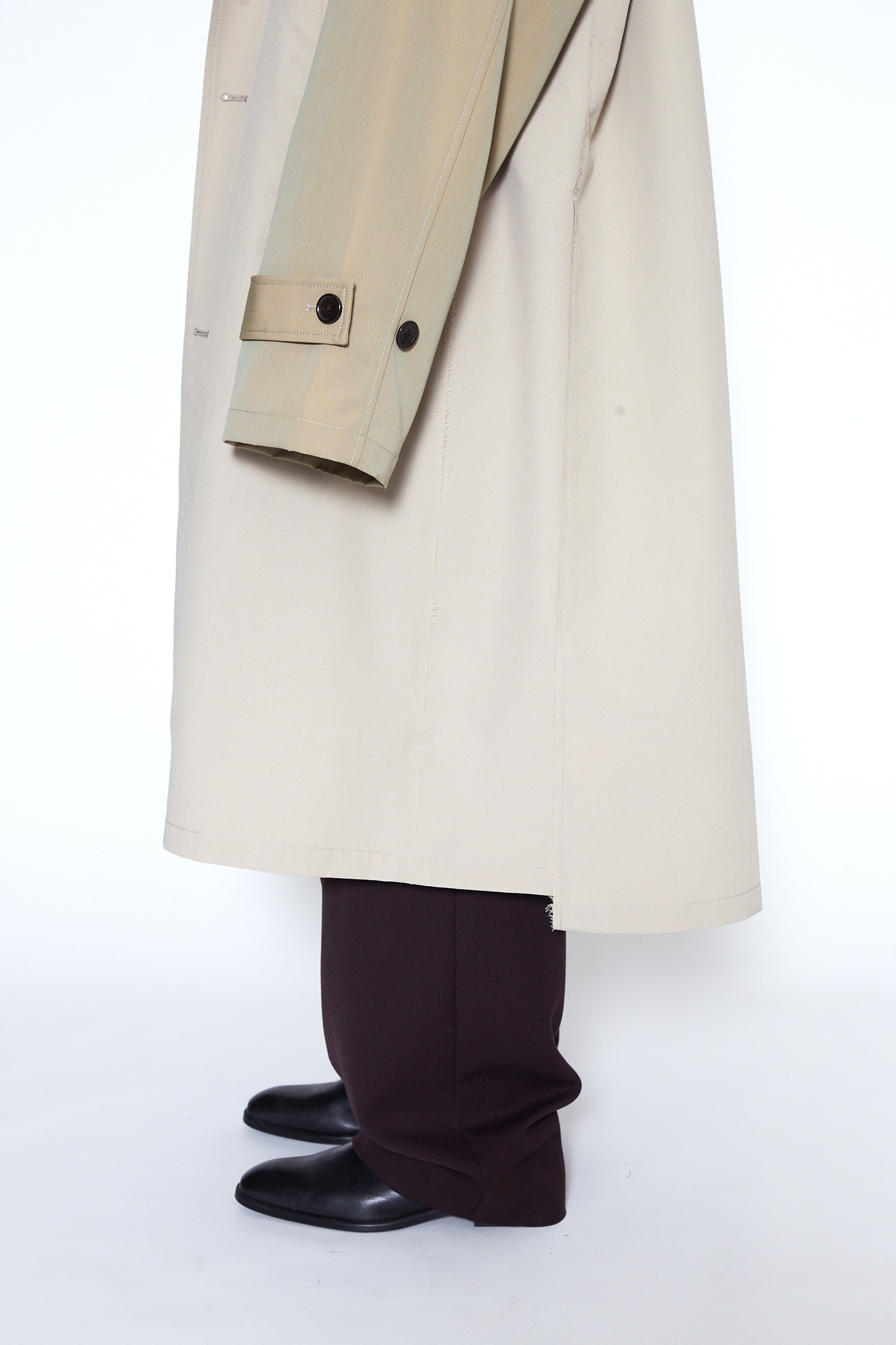 Load image into Gallery viewer, BEIGE HIGH COUNT GABARDINE TRENCH COAT
