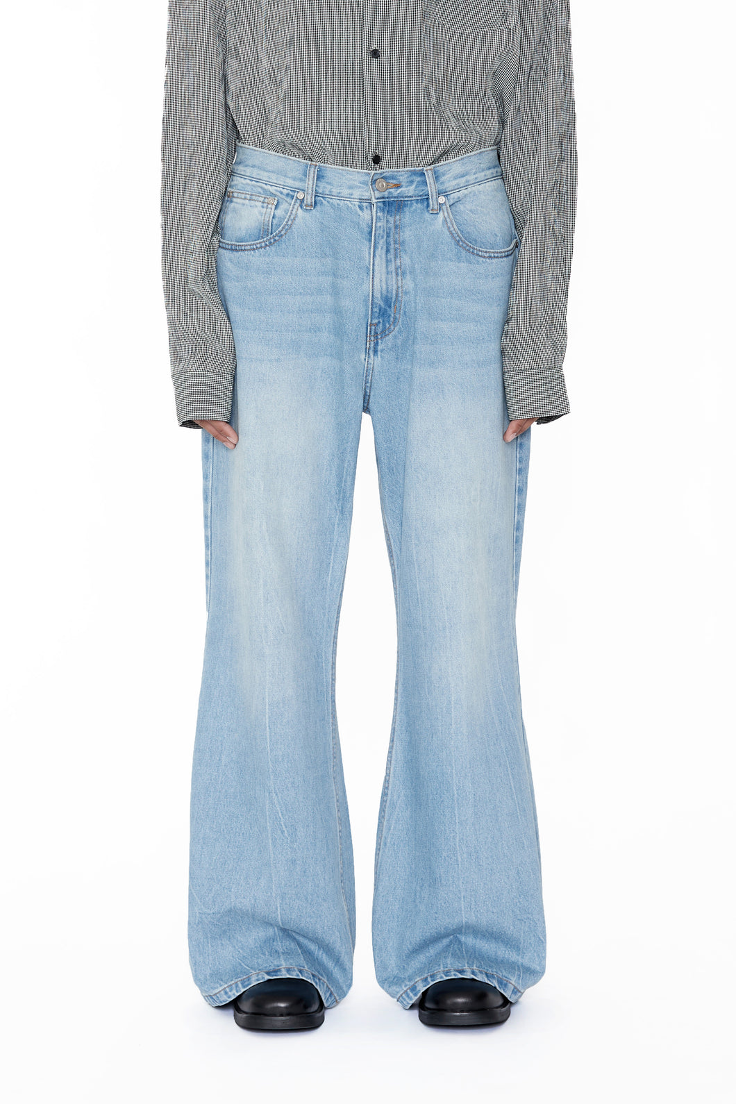 LIGHT INDIGO WASHED  BREAK CUT WIDE FLARED JEANS
